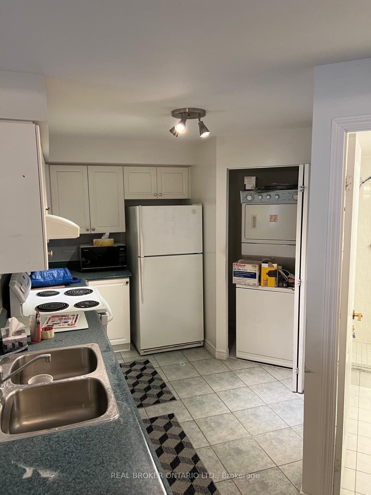 152 St Patrick Street, Unit 1107 thumbnail 4