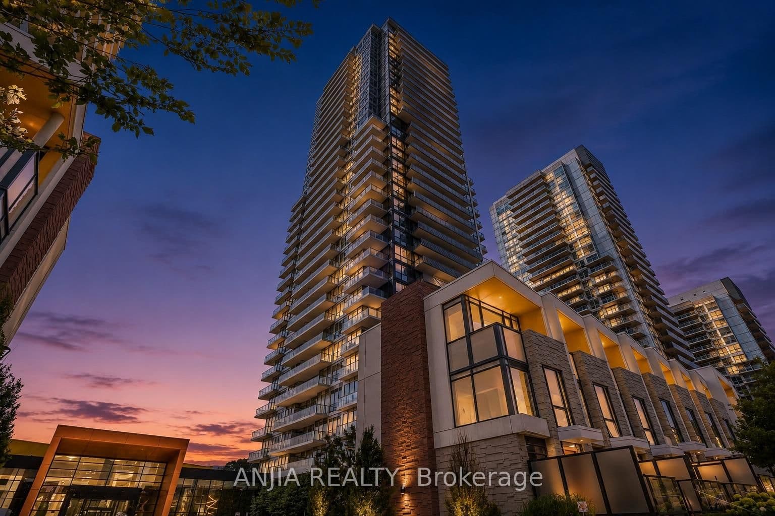 85 McMahon Drive, Unit TH607 - Image 1