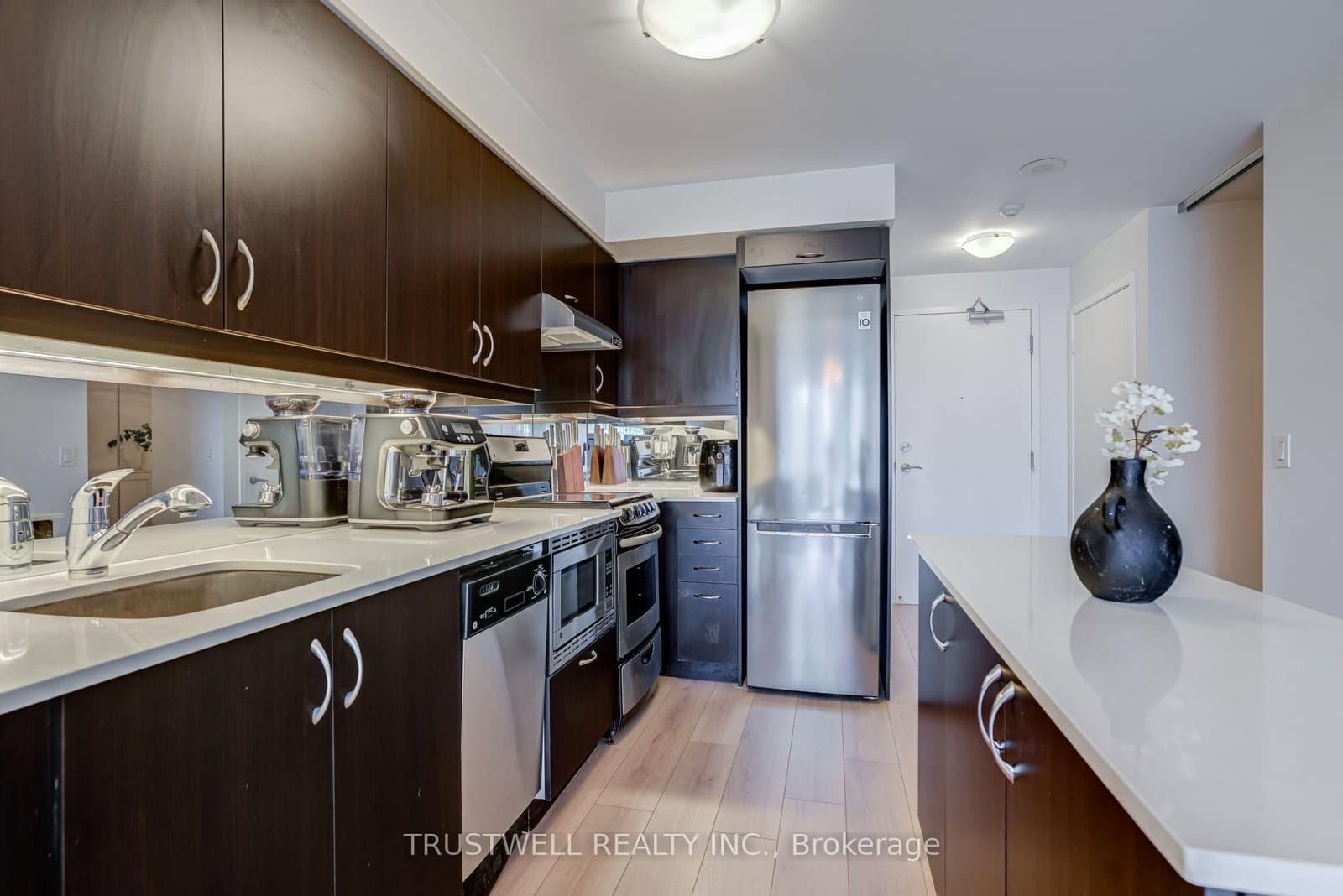 320 Richmond Street E, Unit 712 thumbnail 4