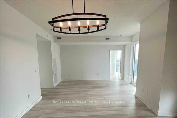 117 McMahon Drive, Unit 303 thumbnail 20