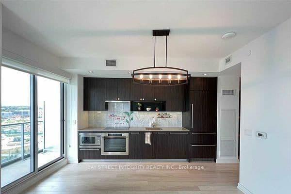 117 McMahon Drive, Unit 303 thumbnail 22