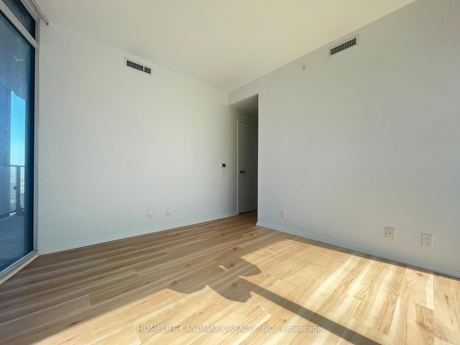 125 Peter Street, Unit 2301 thumbnail 3