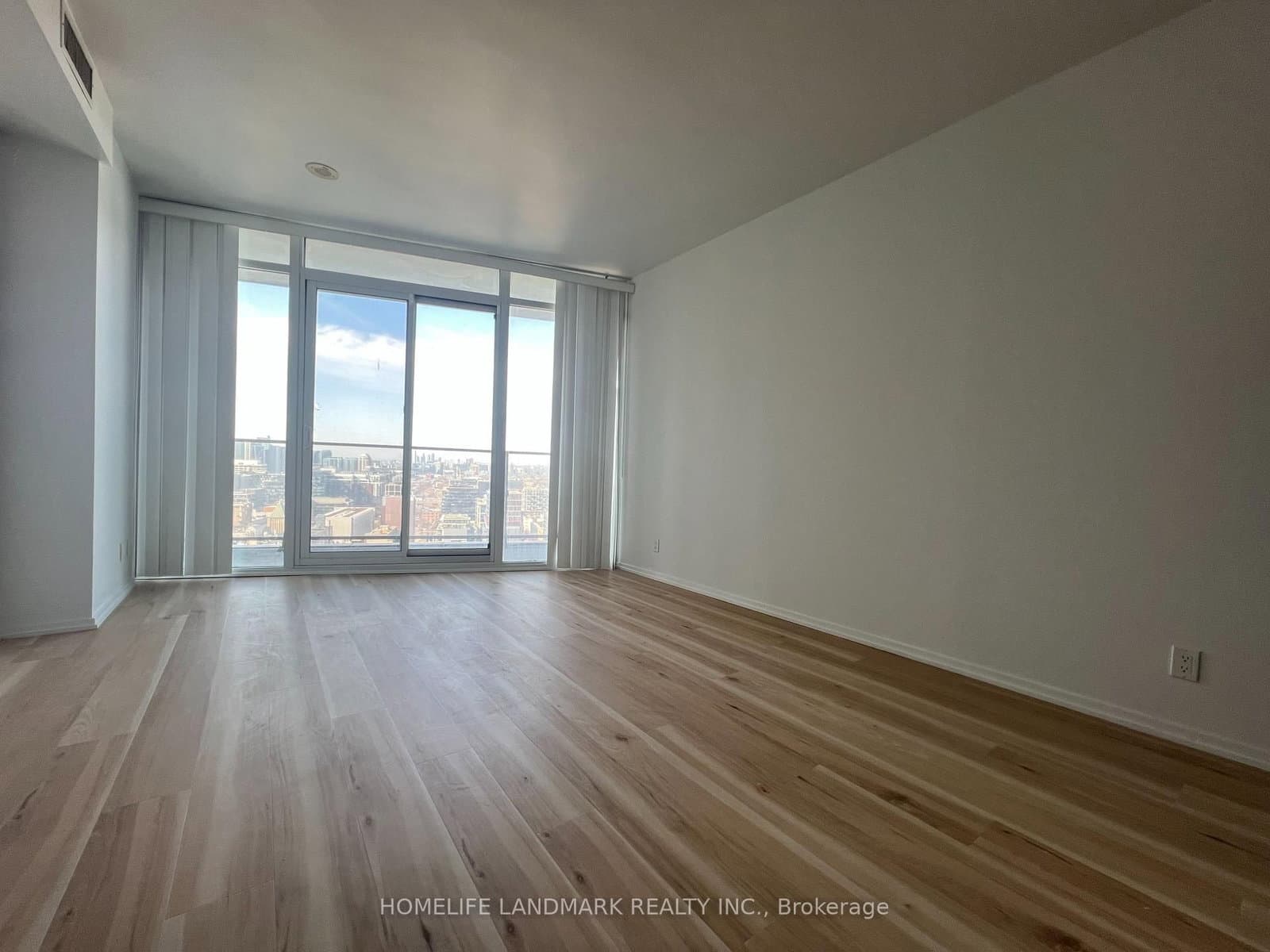 125 Peter Street, Unit 2301 thumbnail 4