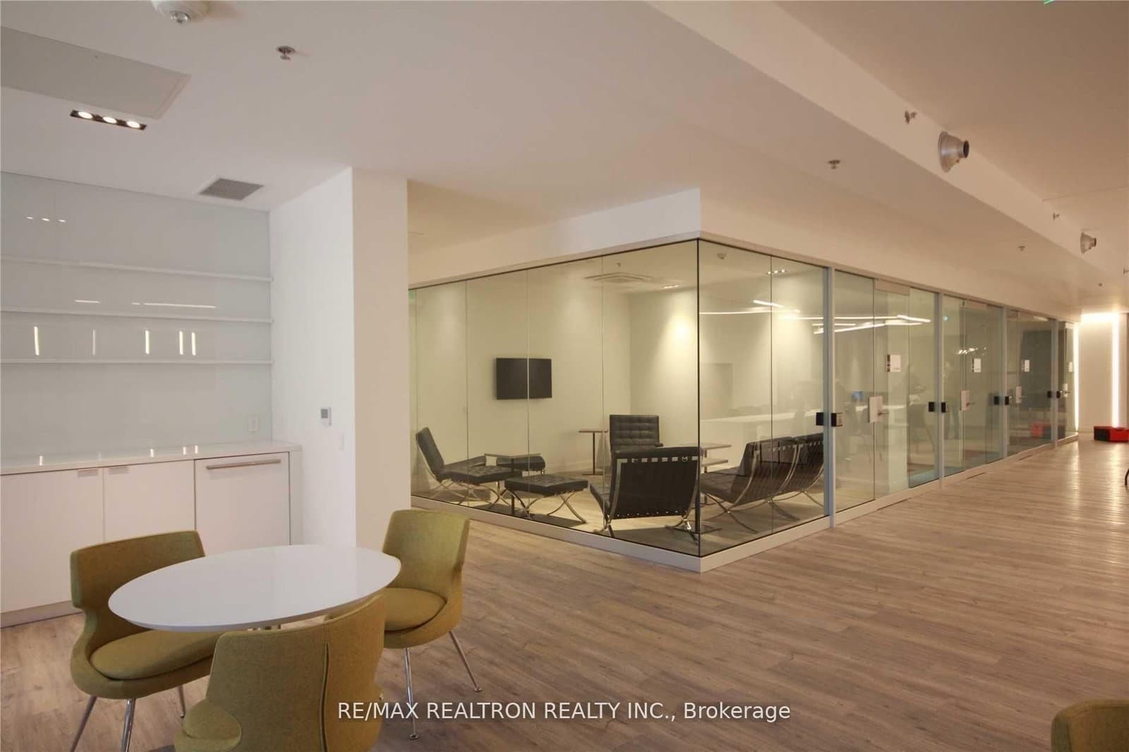 181 Dundas Street E, Unit 2507 thumbnail 14