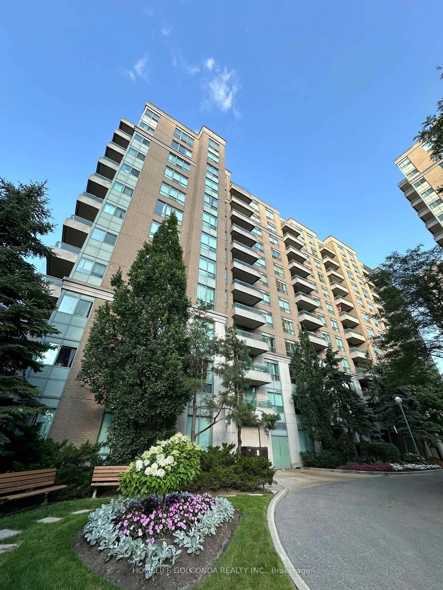 39 Pemberton Avenue, Unit 416 - Image 1