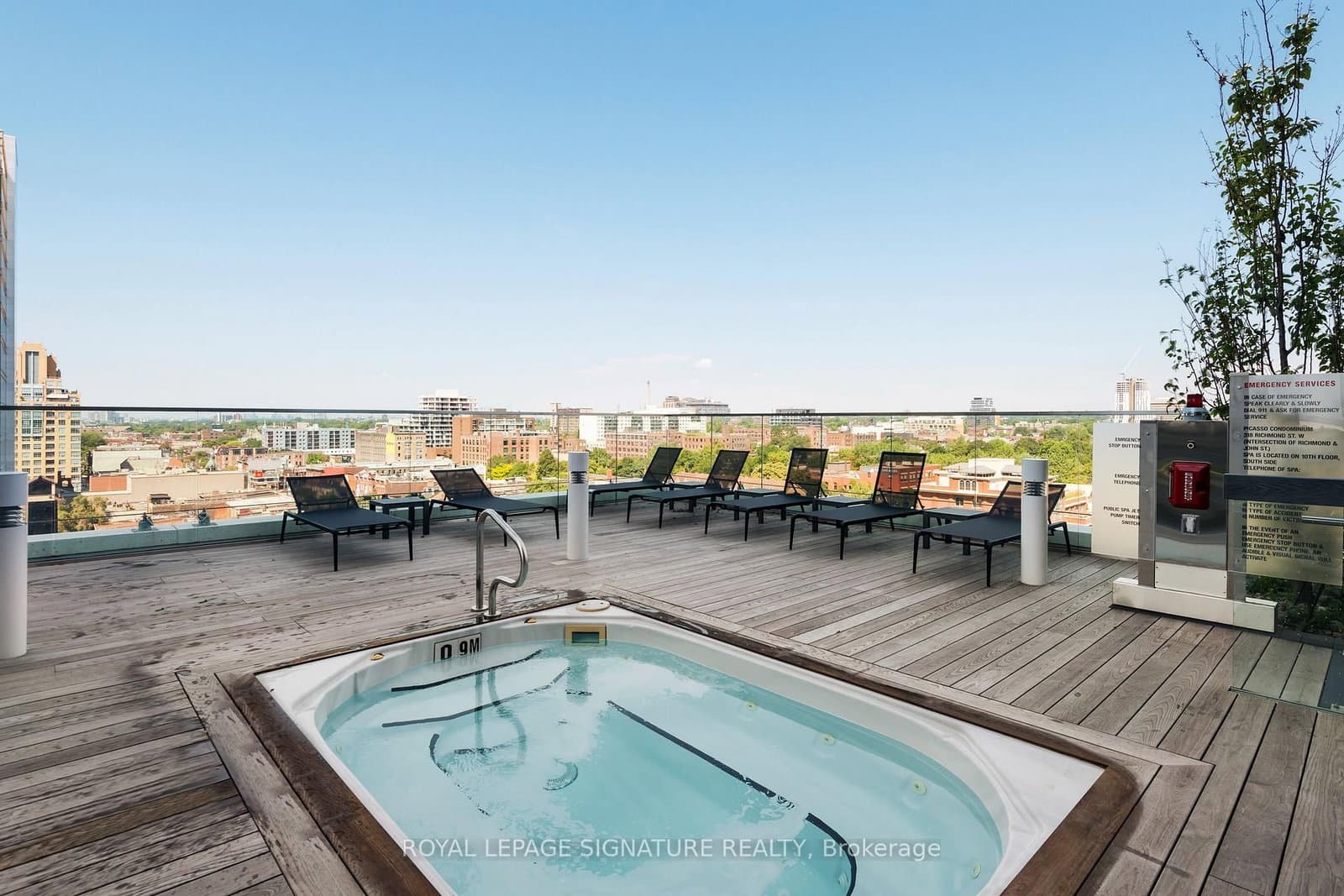 318 Richmond Street W, Unit 410 thumbnail 6
