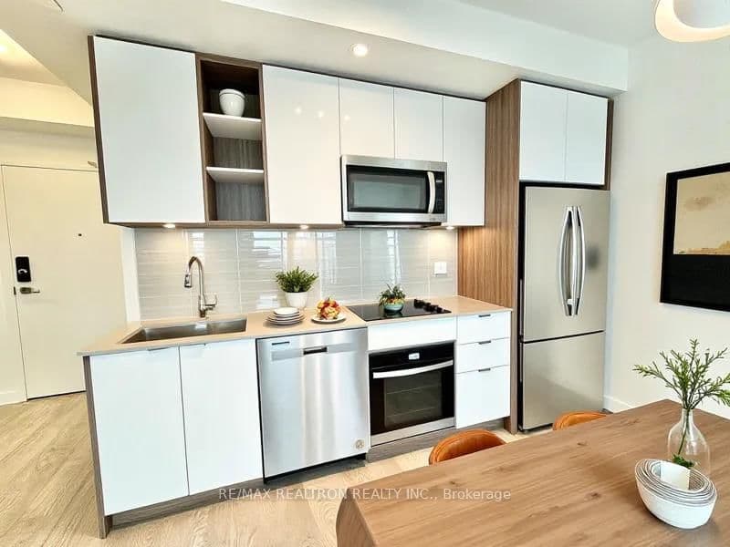 543 Richmond Street W, Unit 1427 thumbnail 8