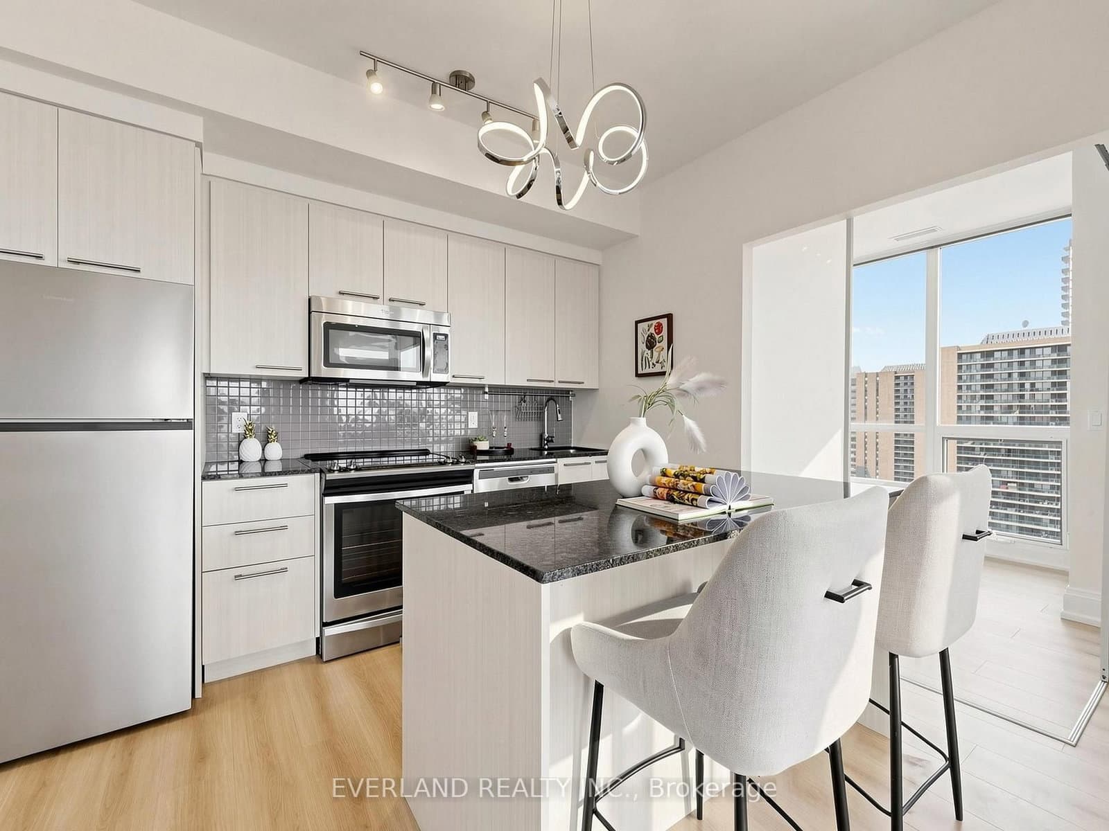 88 Sheppard Avenue E, Unit 2307 thumbnail 4