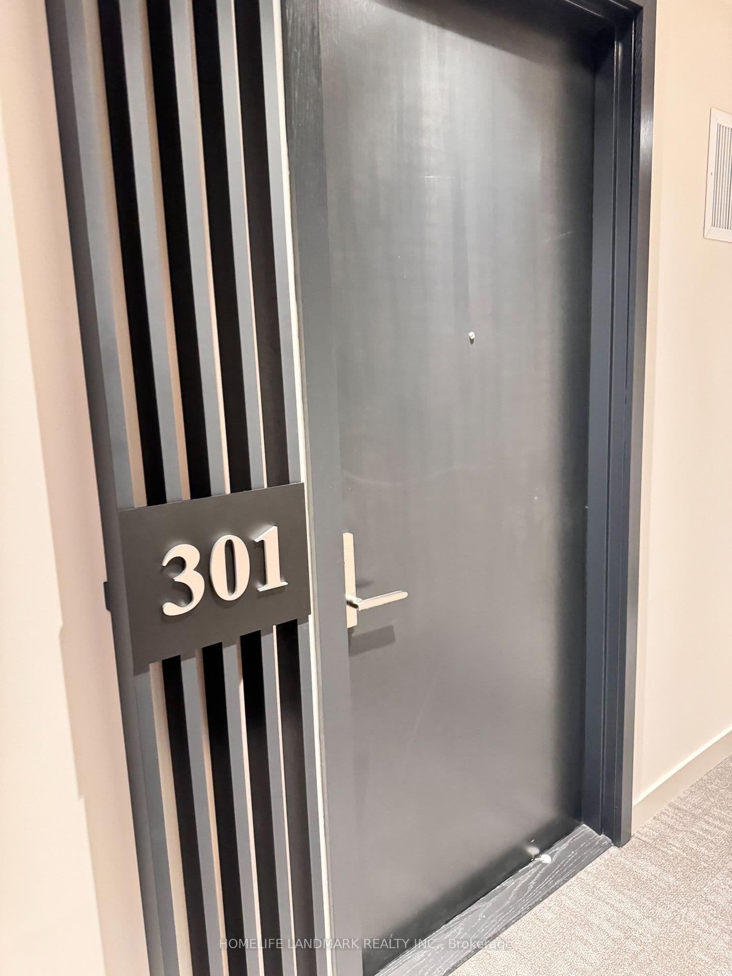 81 Wellesley Street E, Unit 301 thumbnail 2