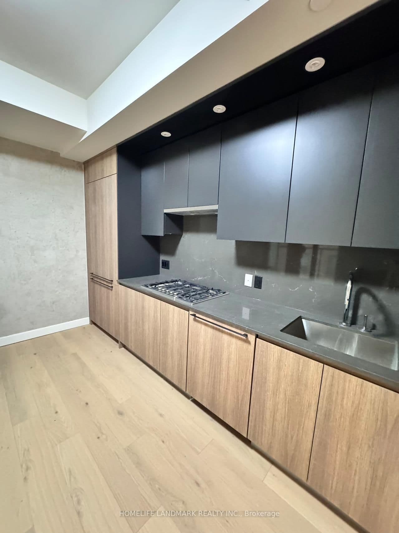 81 Wellesley Street E, Unit 301 thumbnail 5