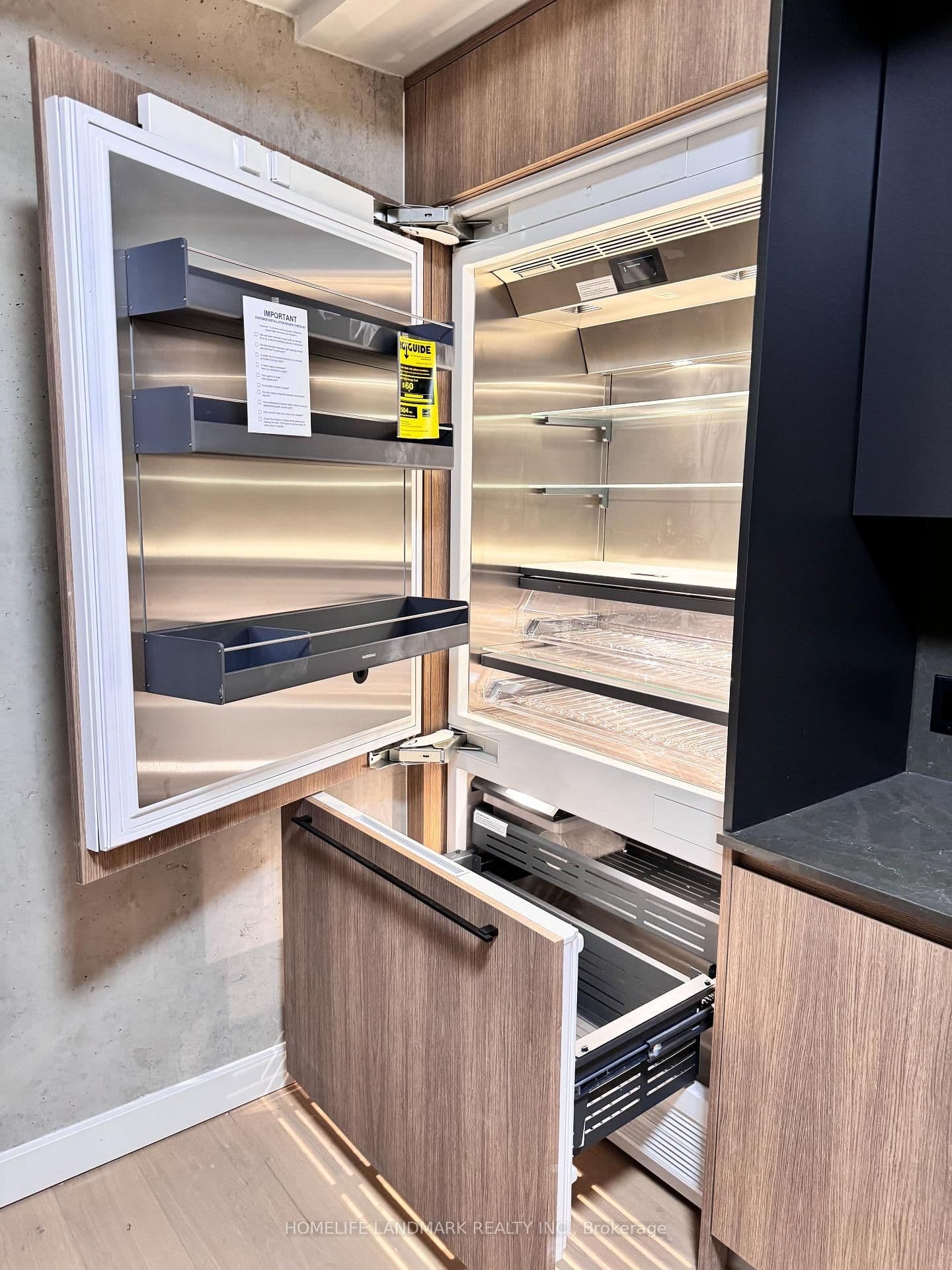 81 Wellesley Street E, Unit 301 thumbnail 6