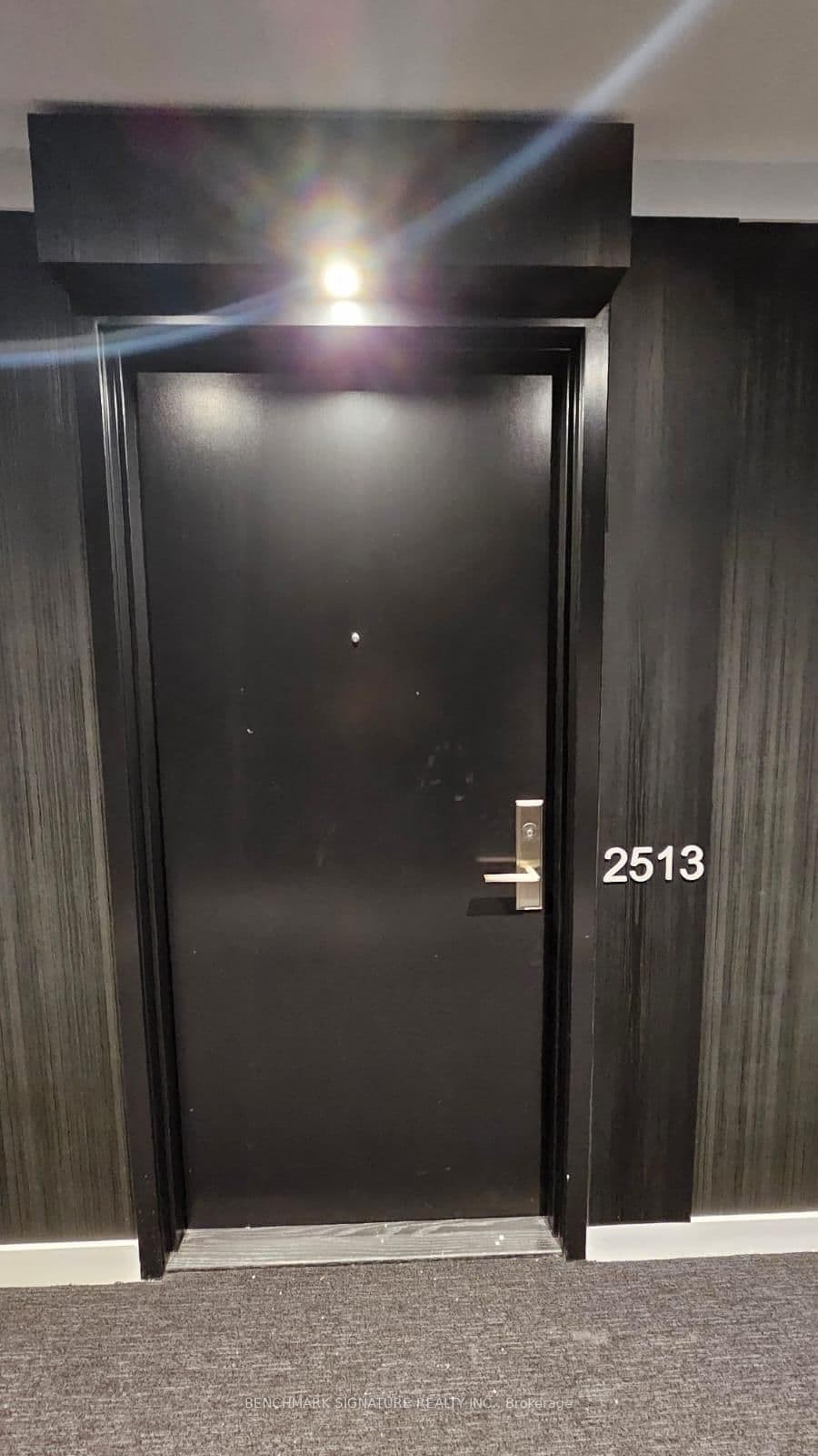 20 Edward Street, Unit 2513 thumbnail 2