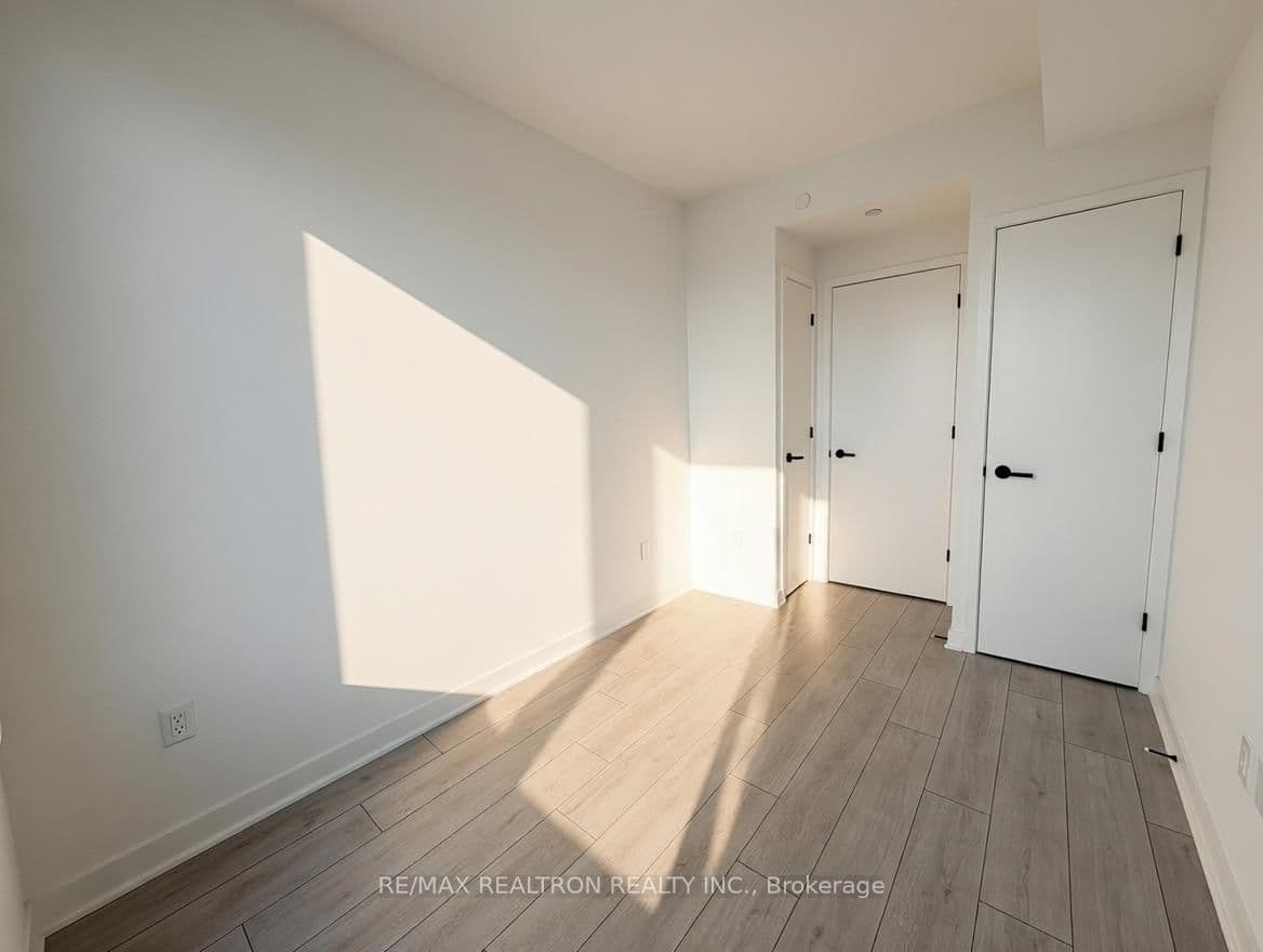 55 Charles Street E, Unit 1905 thumbnail 8