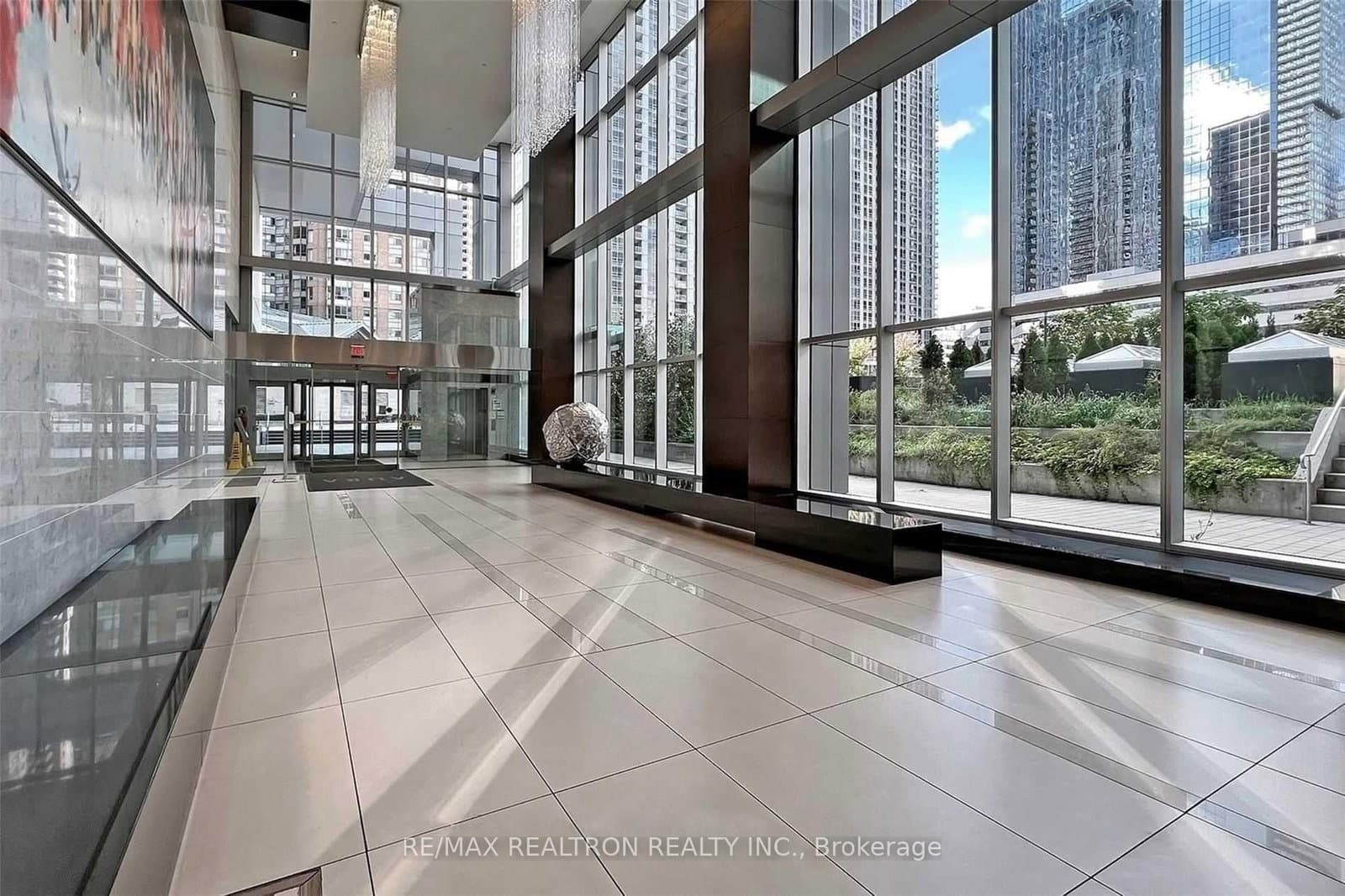 386 Yonge Street, Unit 5207 thumbnail 13