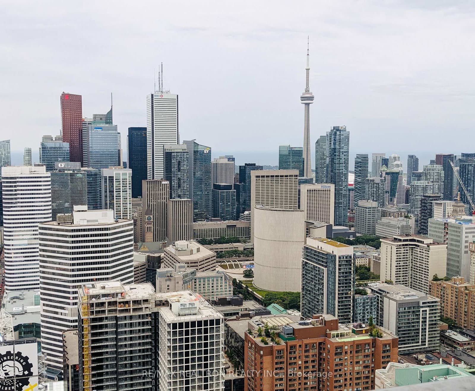 386 Yonge Street, Unit 5207 thumbnail 2