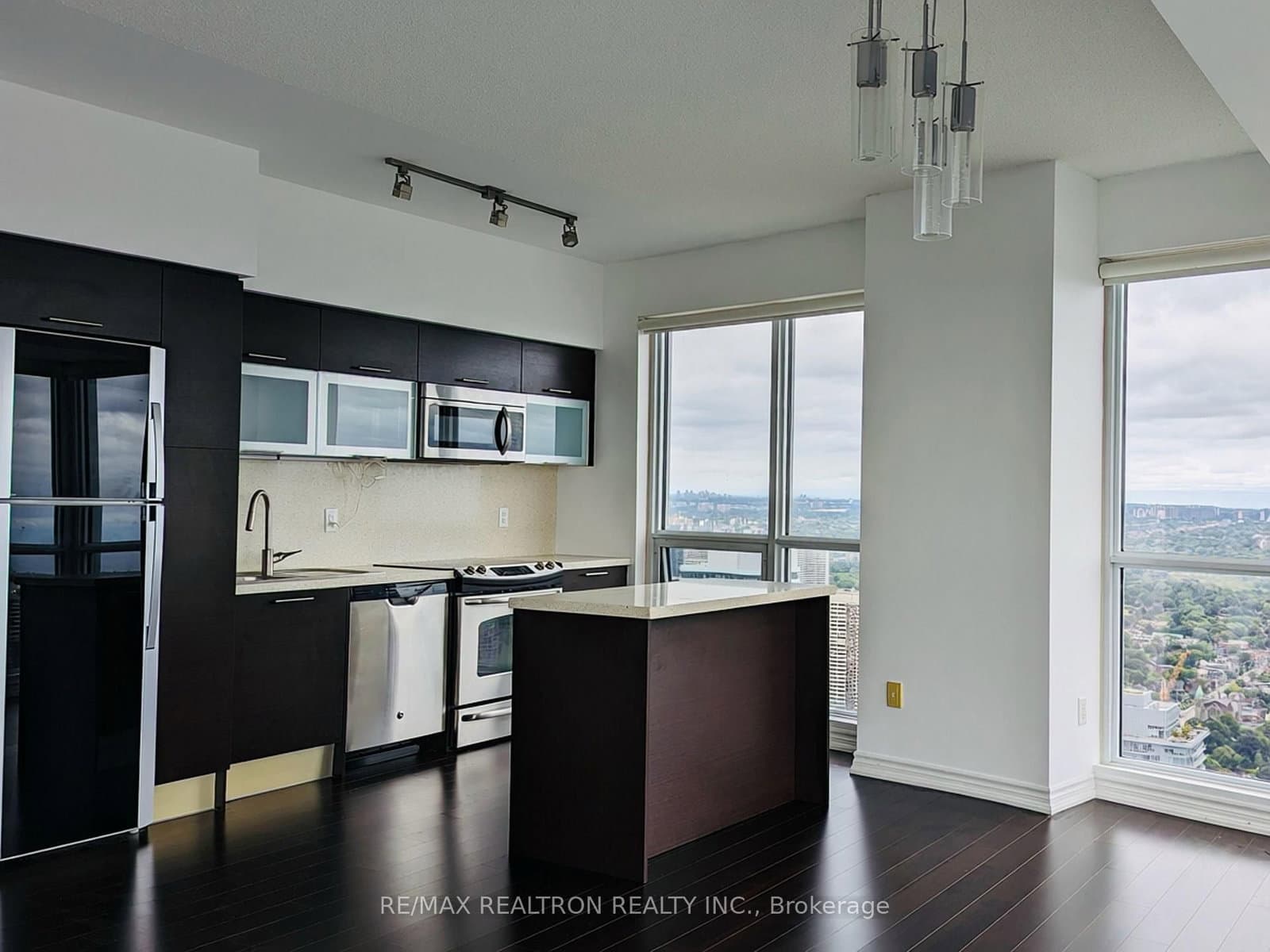 386 Yonge Street, Unit 5207 thumbnail 4