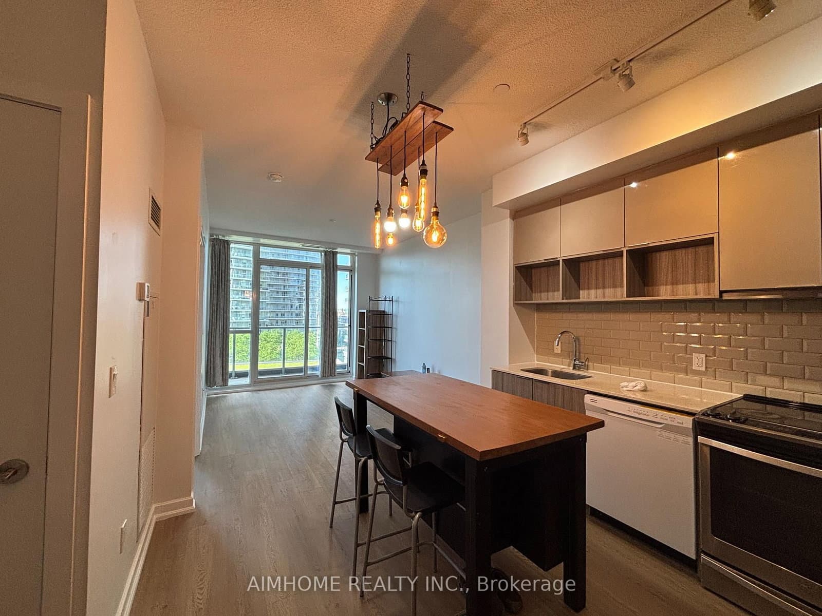 52 Forest Manor Road, Unit 603 thumbnail 4
