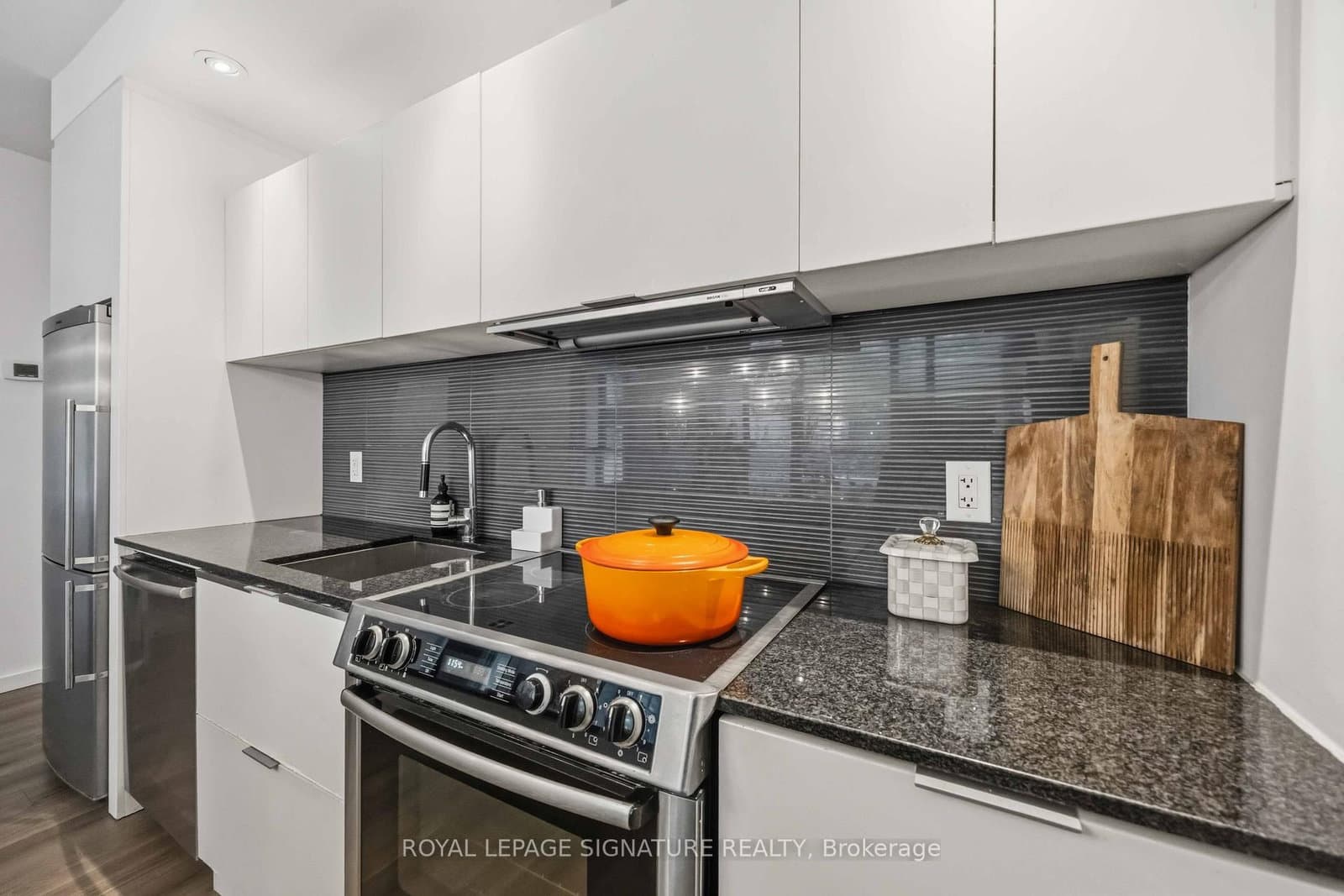 8 Charlotte Street, Unit 202 thumbnail 10