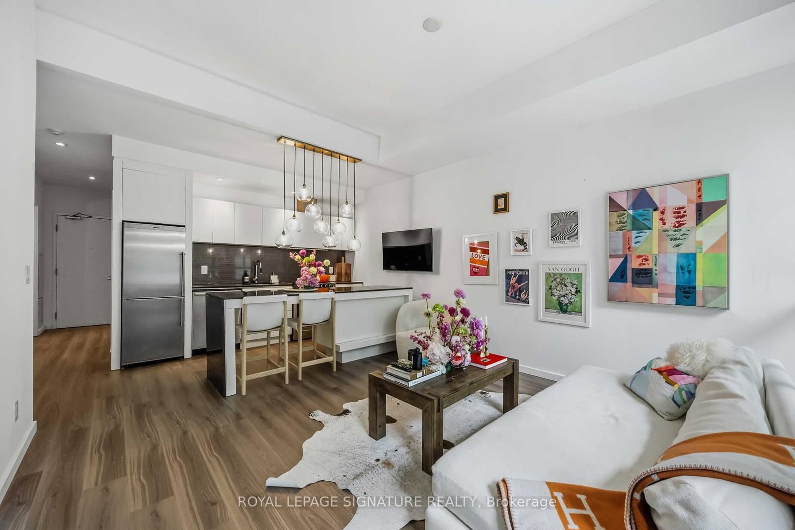8 Charlotte Street, Unit 202 thumbnail 2