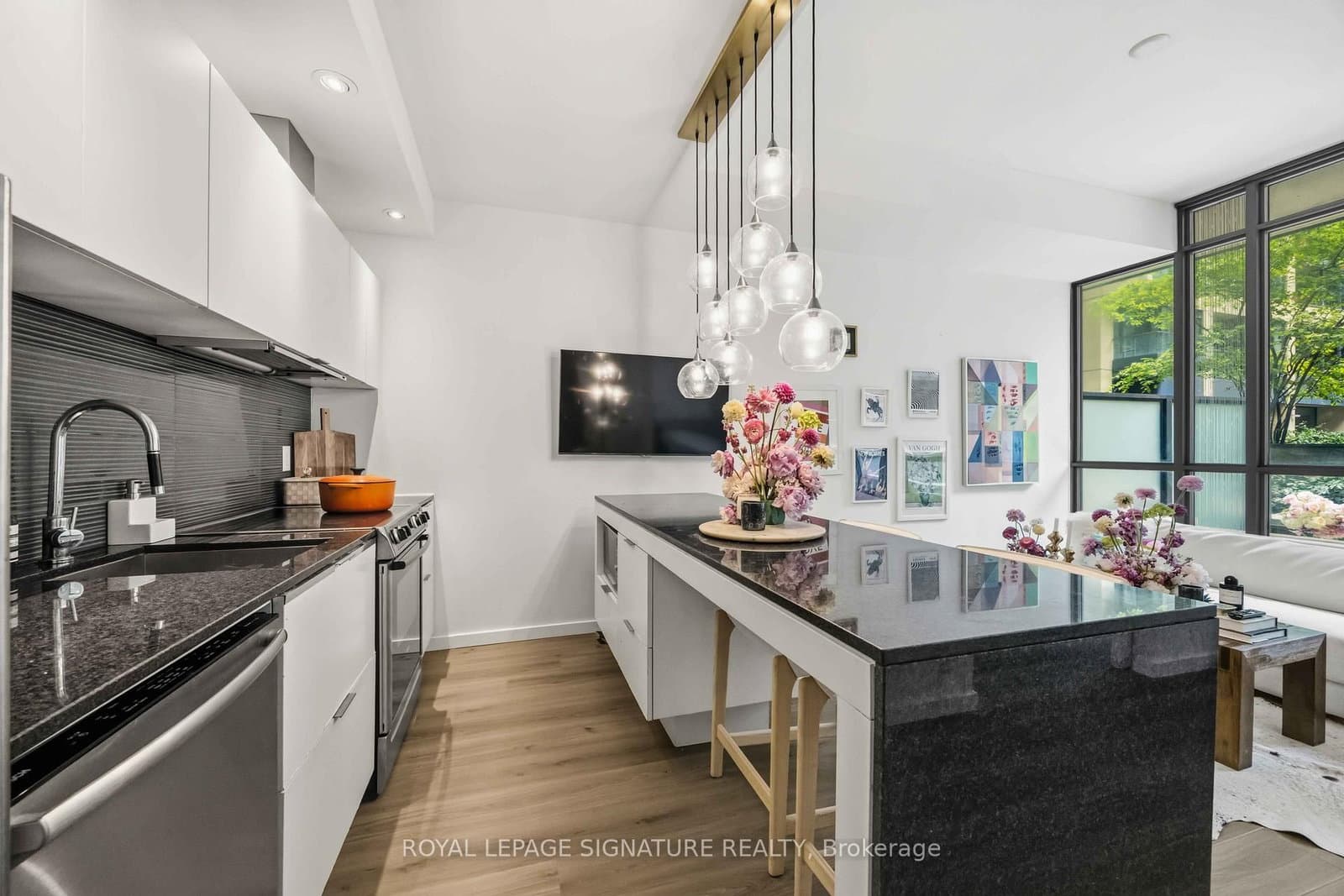 8 Charlotte Street, Unit 202 thumbnail 7