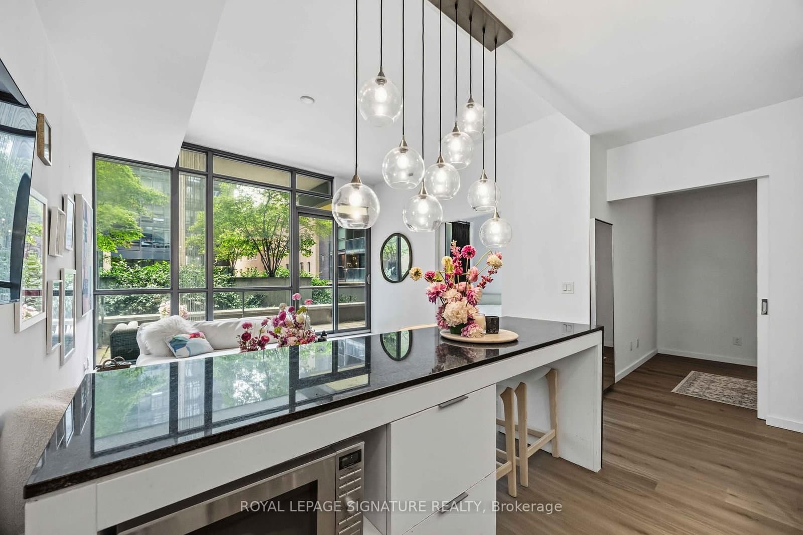 8 Charlotte Street, Unit 202 thumbnail 9