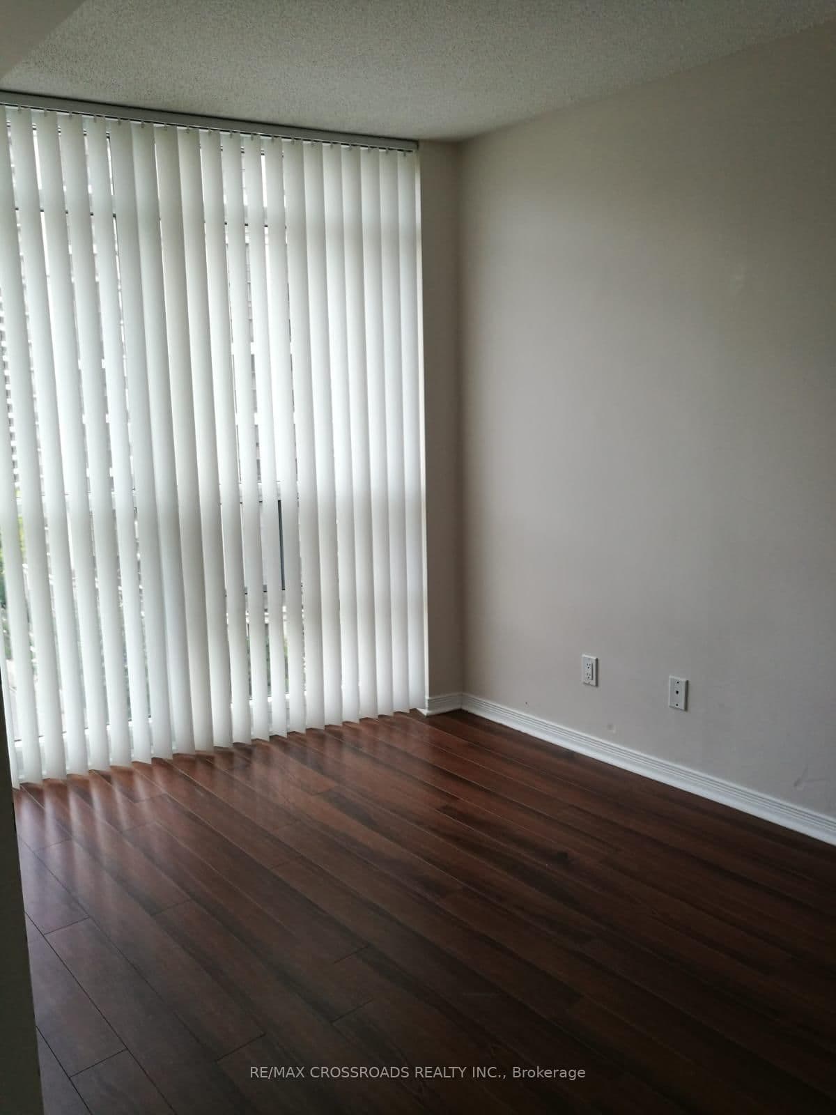 30 Harrison Garden Boulevard, Unit 1001 thumbnail 10