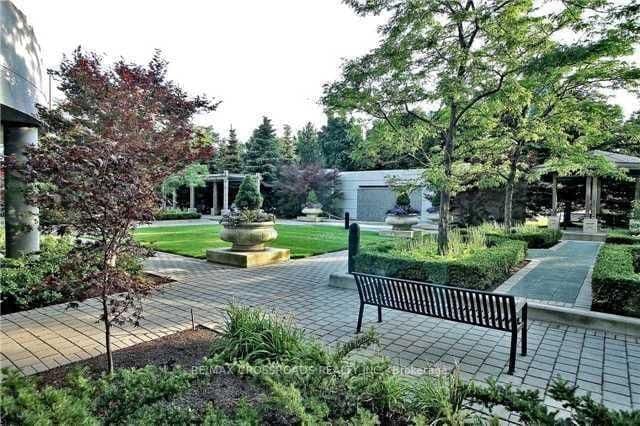 30 Harrison Garden Boulevard, Unit 1001 thumbnail 17