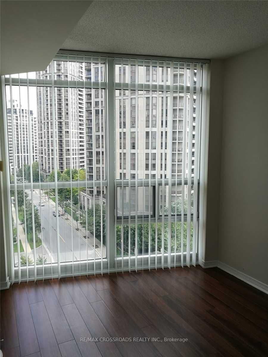 30 Harrison Garden Boulevard, Unit 1001 thumbnail 4