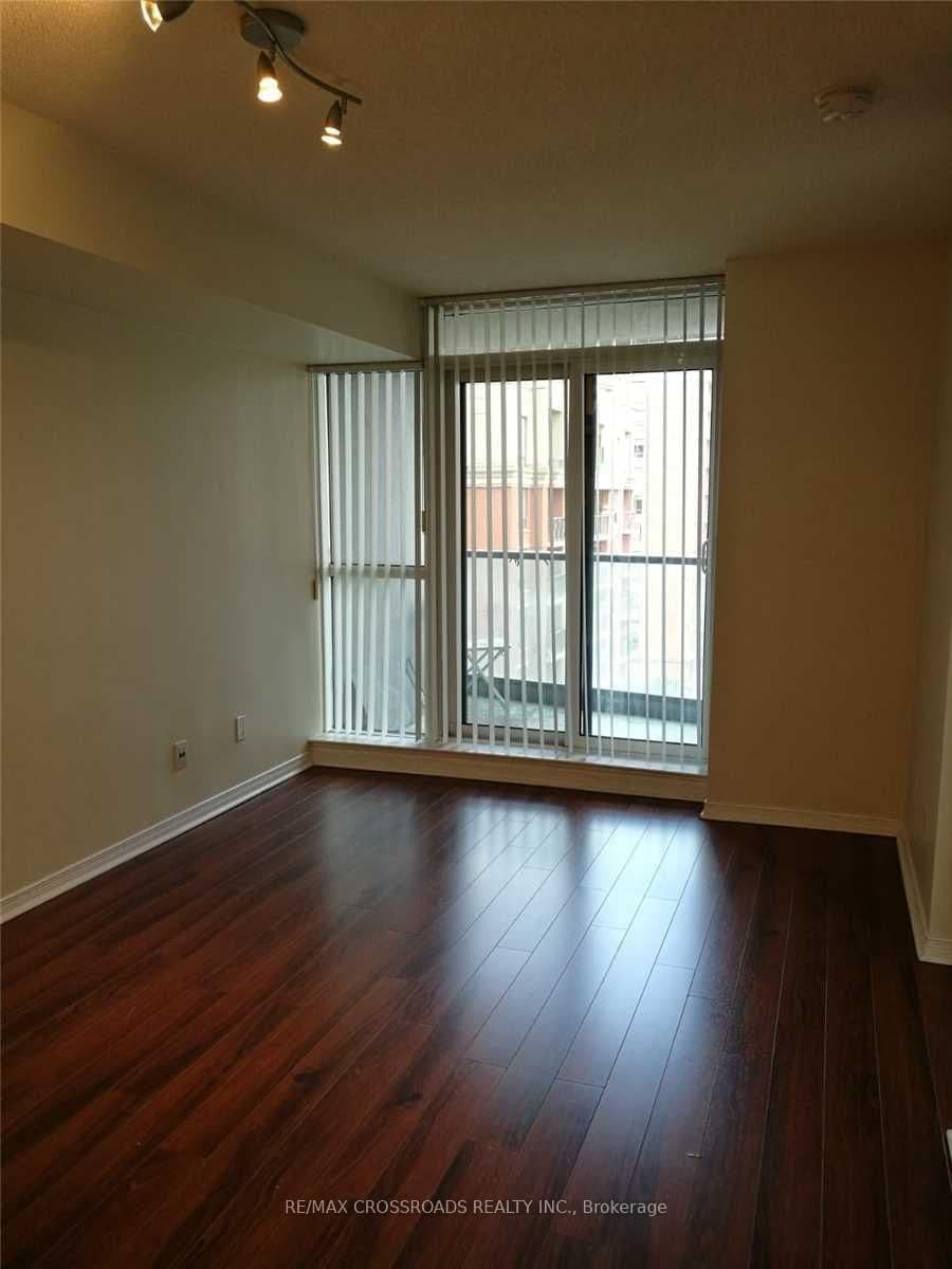 30 Harrison Garden Boulevard, Unit 1001 thumbnail 9