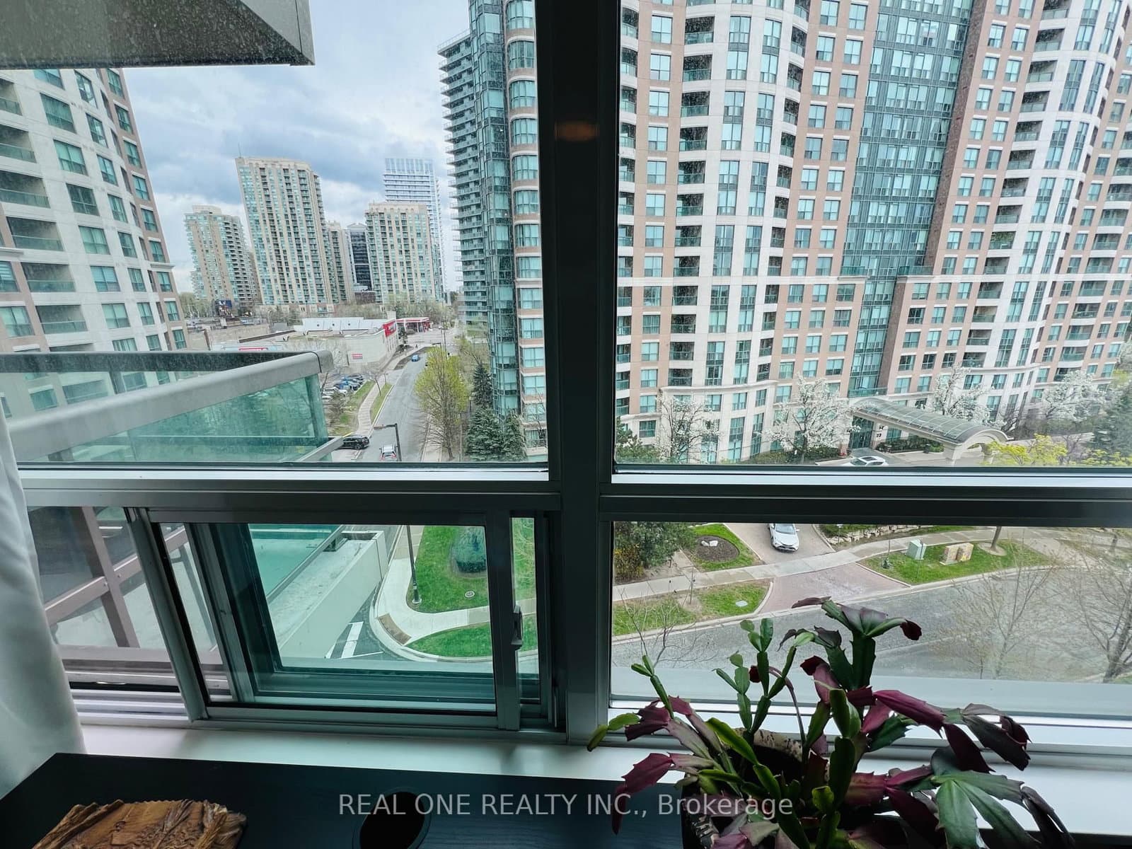 503 Beecroft Road, Unit 801 thumbnail 18