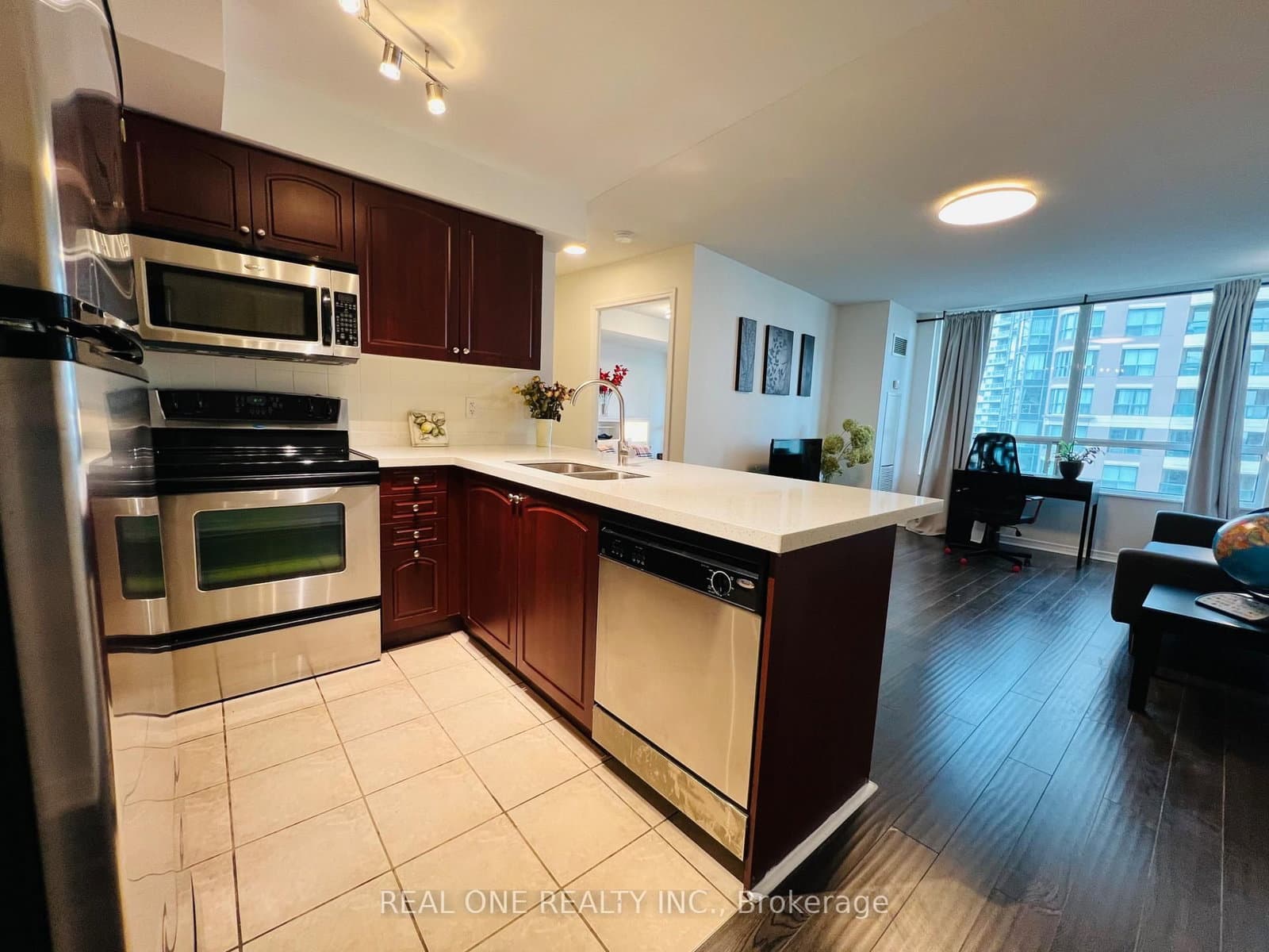 503 Beecroft Road, Unit 801 thumbnail 8