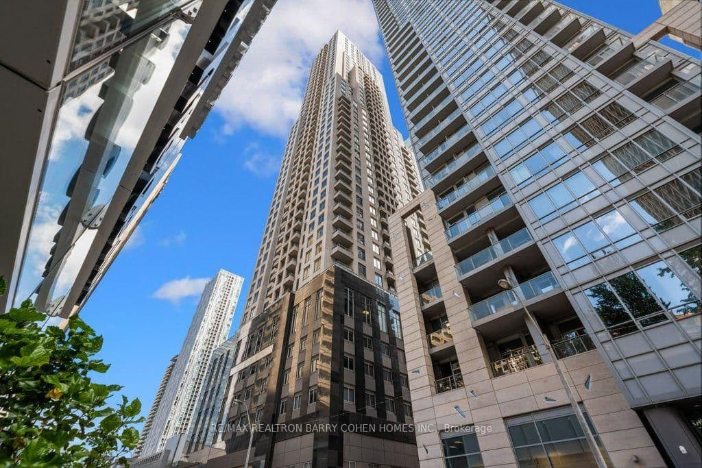 35 Balmuto Street, Unit 2703 thumbnail 2