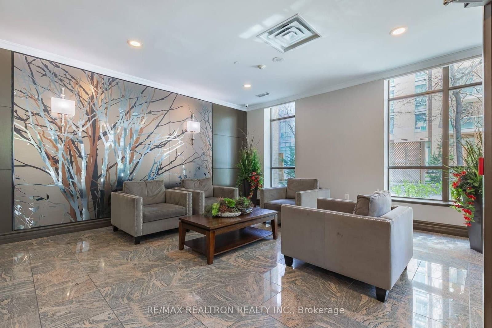 20 Olive Avenue, Unit LPH02 thumbnail 10
