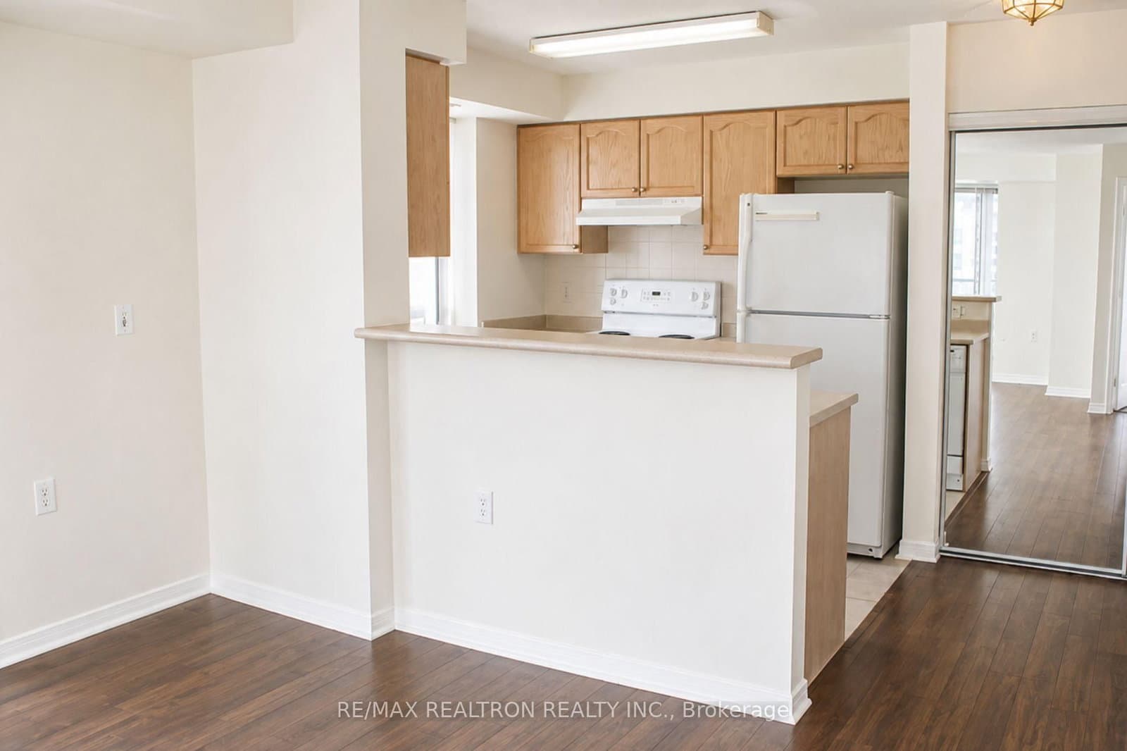 20 Olive Avenue, Unit LPH02 thumbnail 4