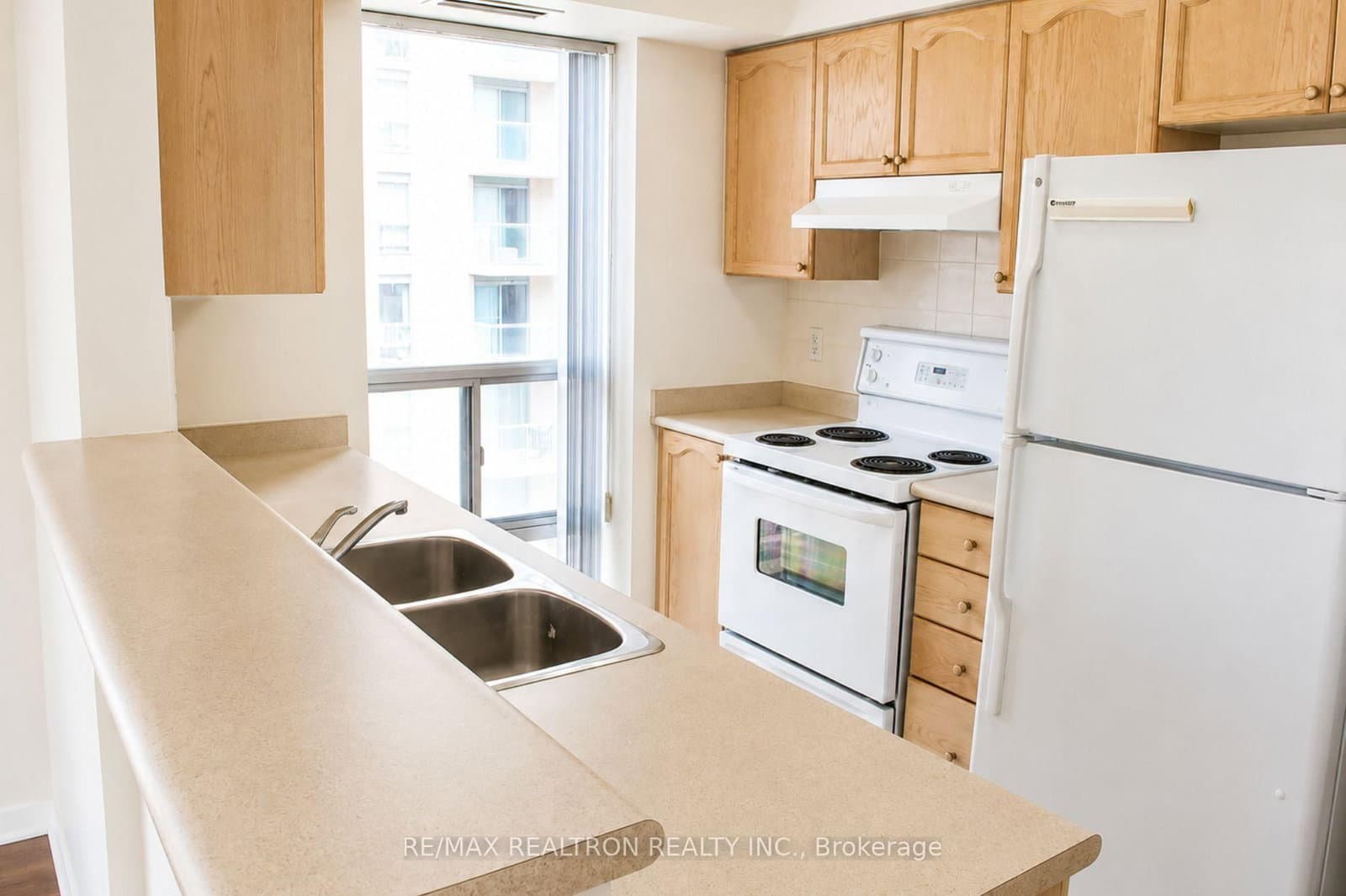 20 Olive Avenue, Unit LPH02 thumbnail 5