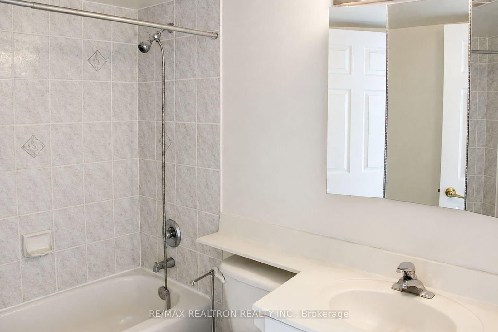 20 Olive Avenue, Unit LPH02 thumbnail 8