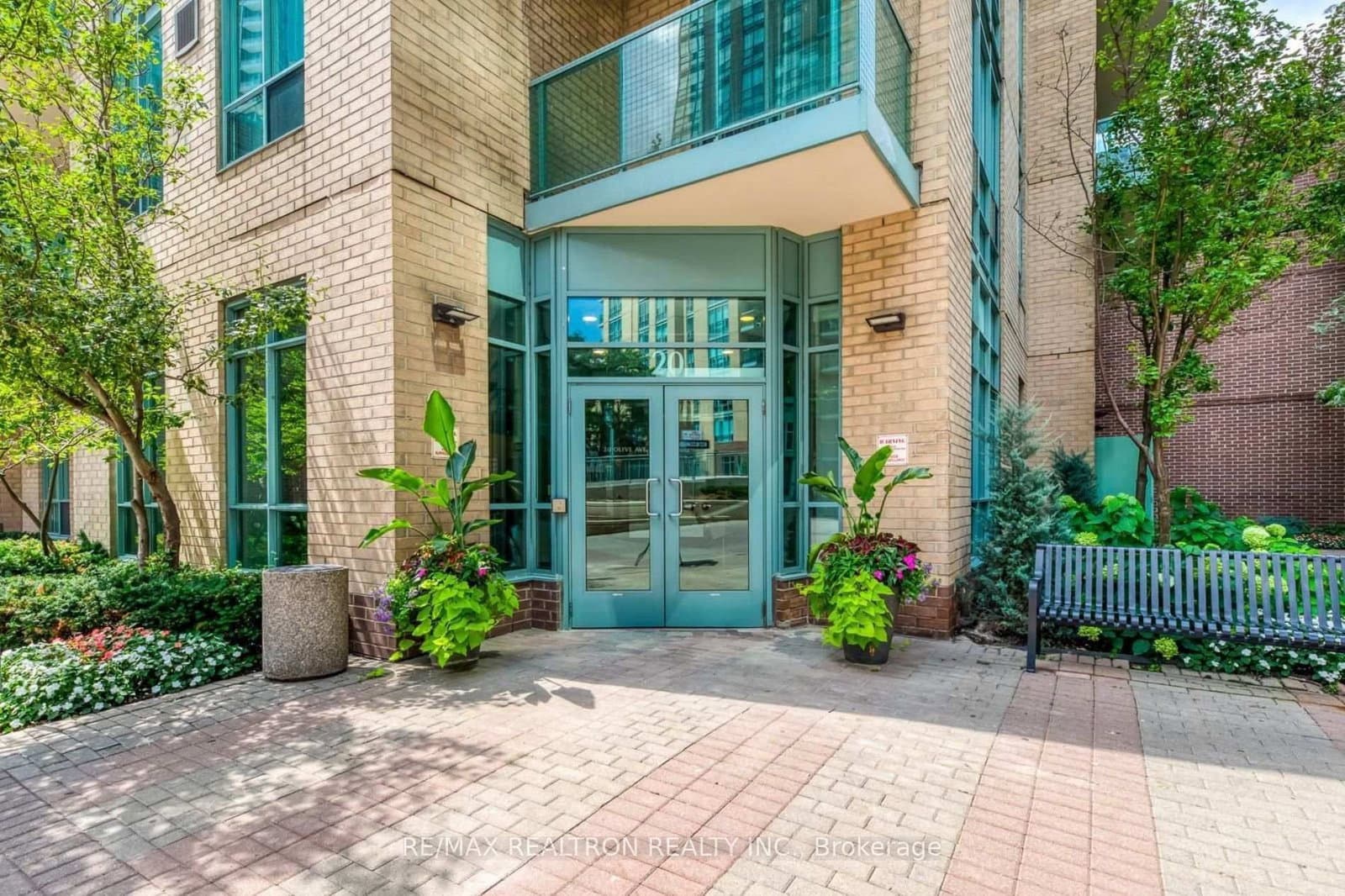 20 Olive Avenue, Unit LPH02 thumbnail 9