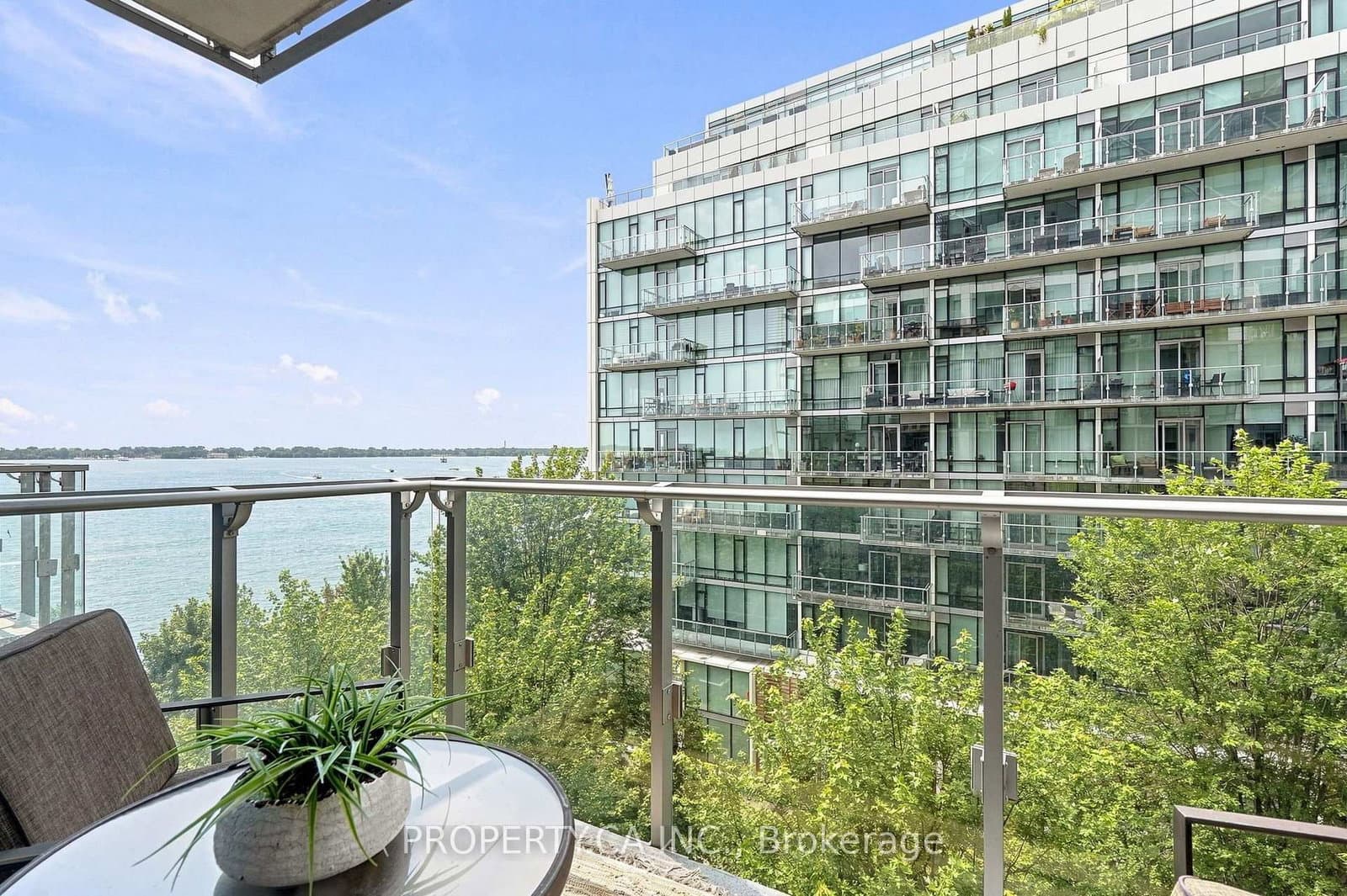 39 Queens Quay E, Unit 625 thumbnail 21