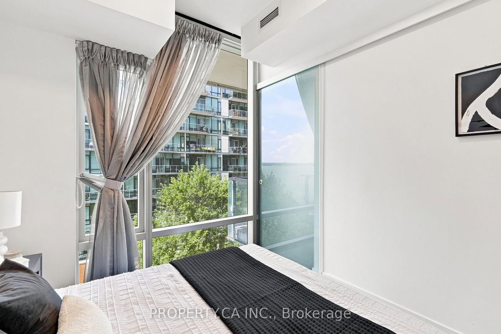 39 Queens Quay E, Unit 625 thumbnail 27
