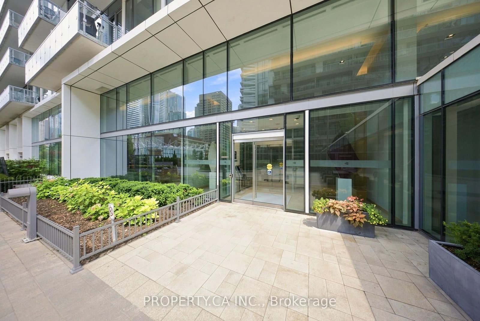 39 Queens Quay E, Unit 625 thumbnail 8