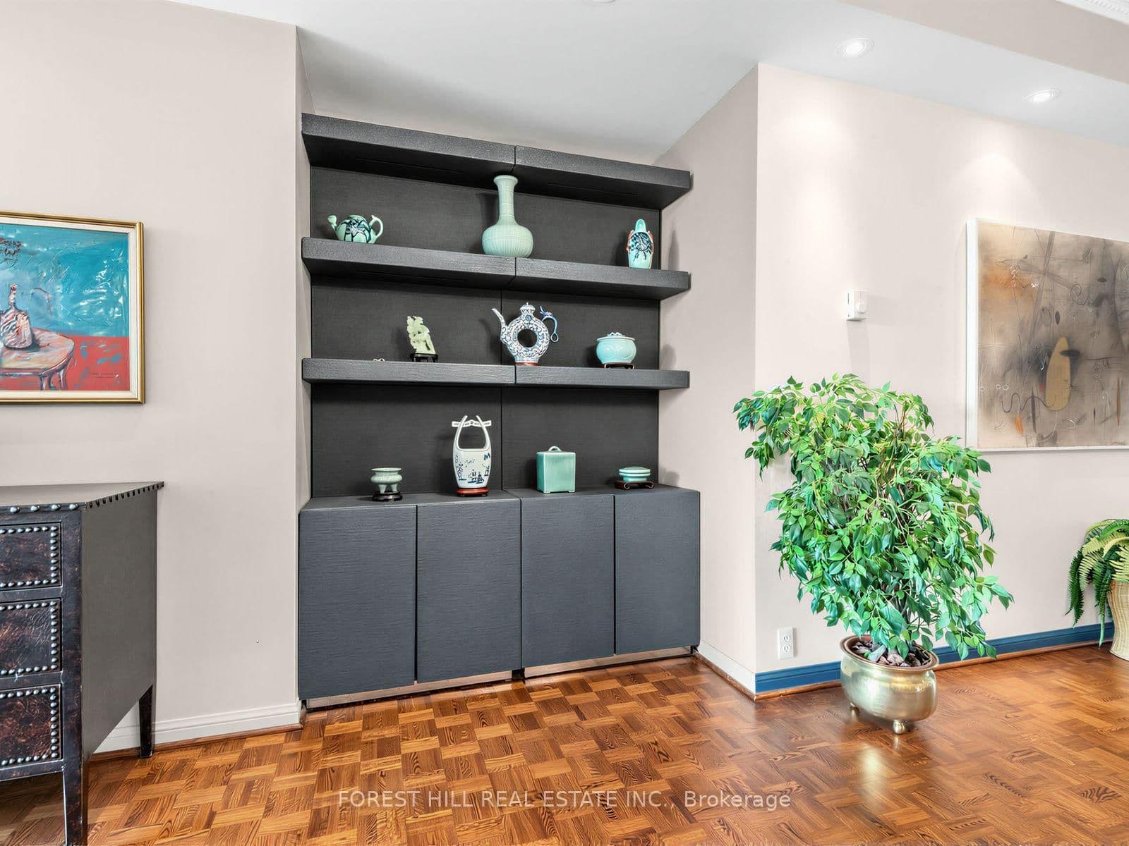 407 Walmer Road, Unit 501 thumbnail 4