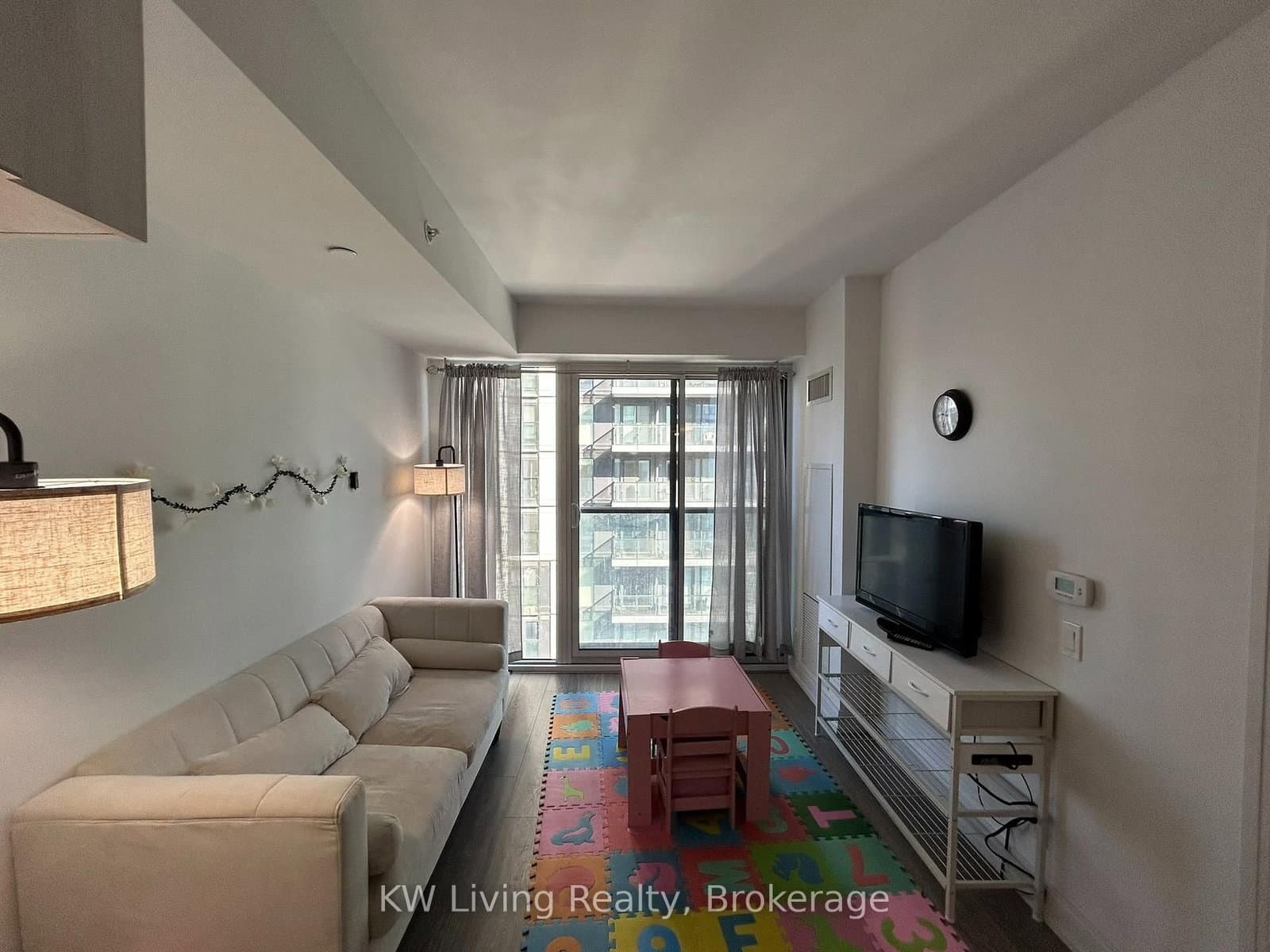 181 Dundas Street E, Unit 1601 thumbnail 11