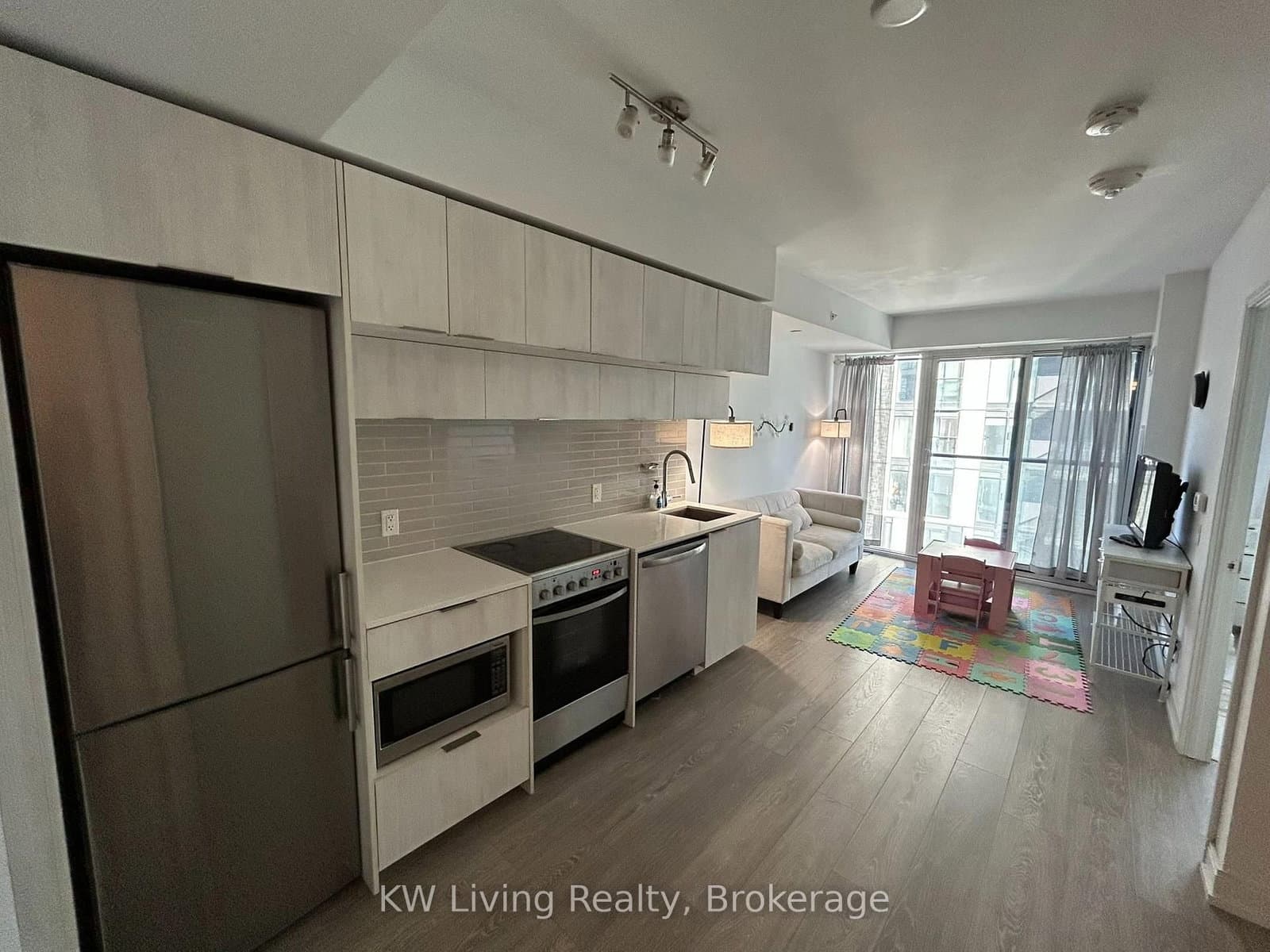181 Dundas Street E, Unit 1601 thumbnail 6