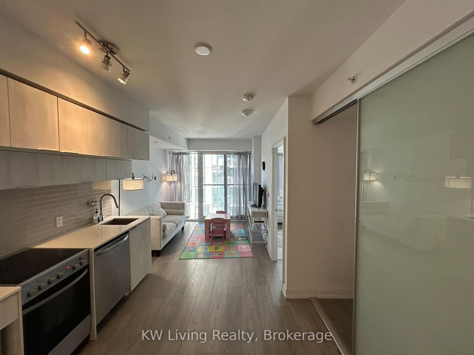 181 Dundas Street E, Unit 1601 thumbnail 8