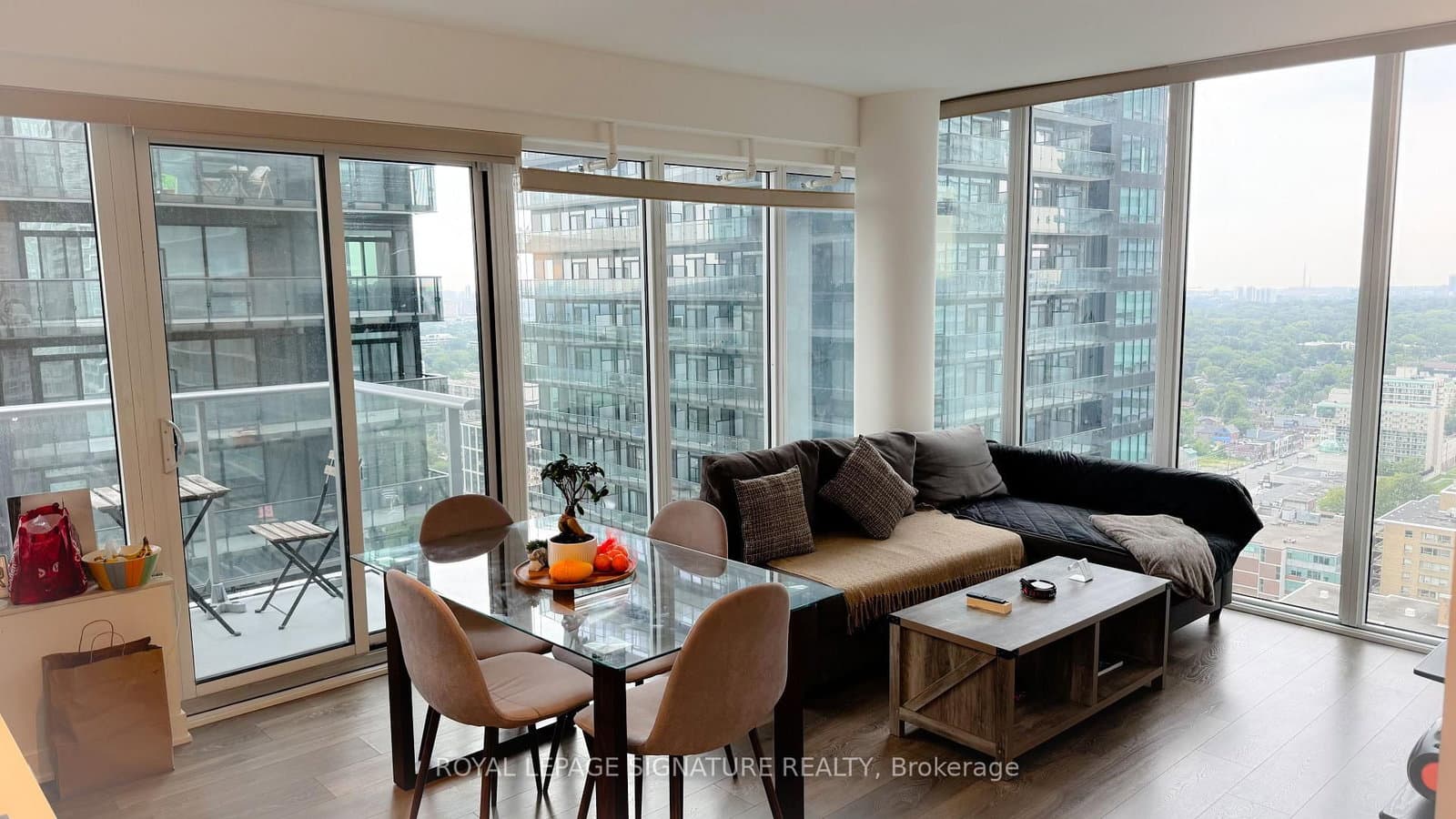 99 Broadway Avenue, Unit 3004 thumbnail 2