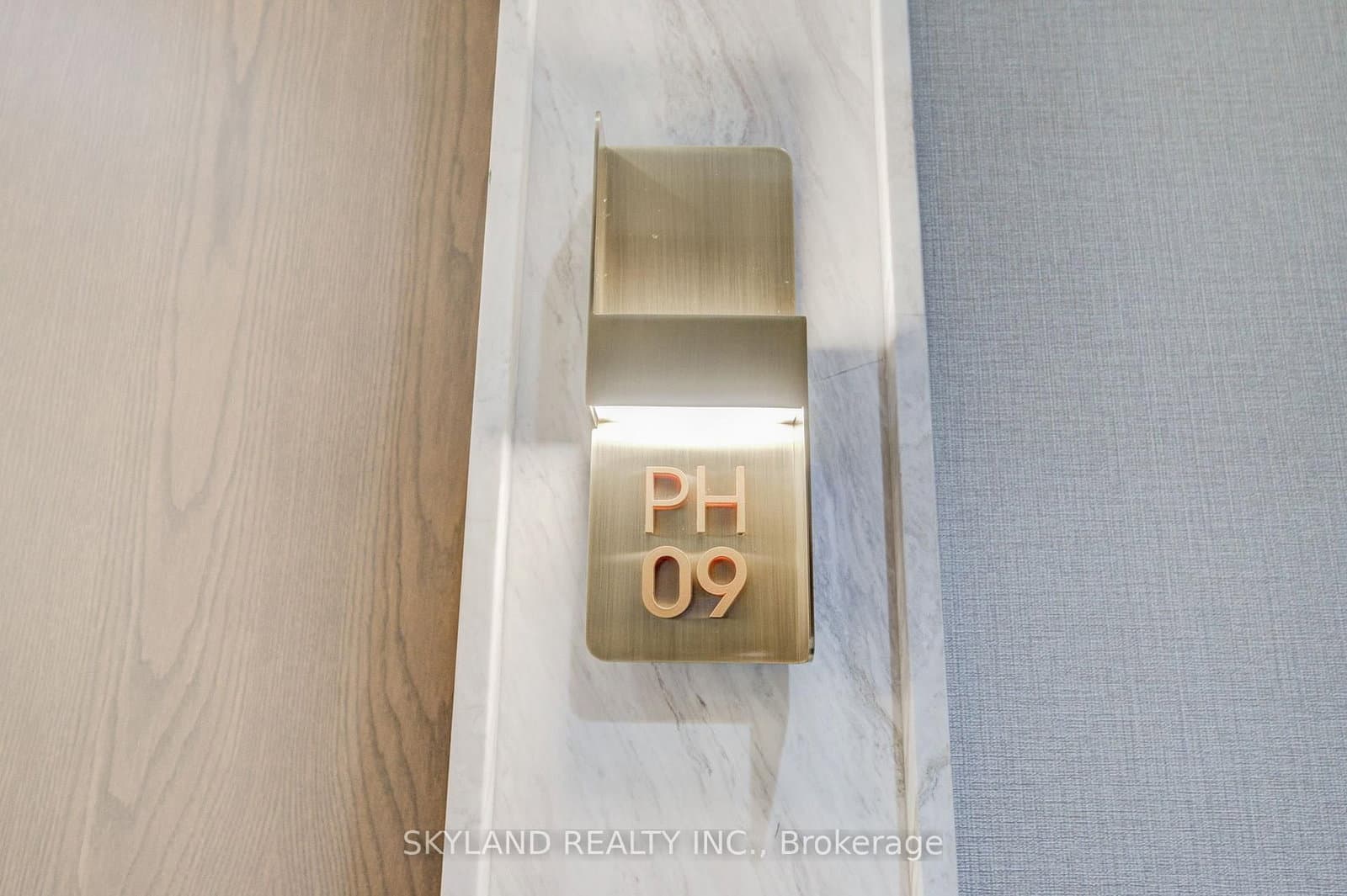 30 Inn On The Park Drive, Unit PH 09 - Image 1