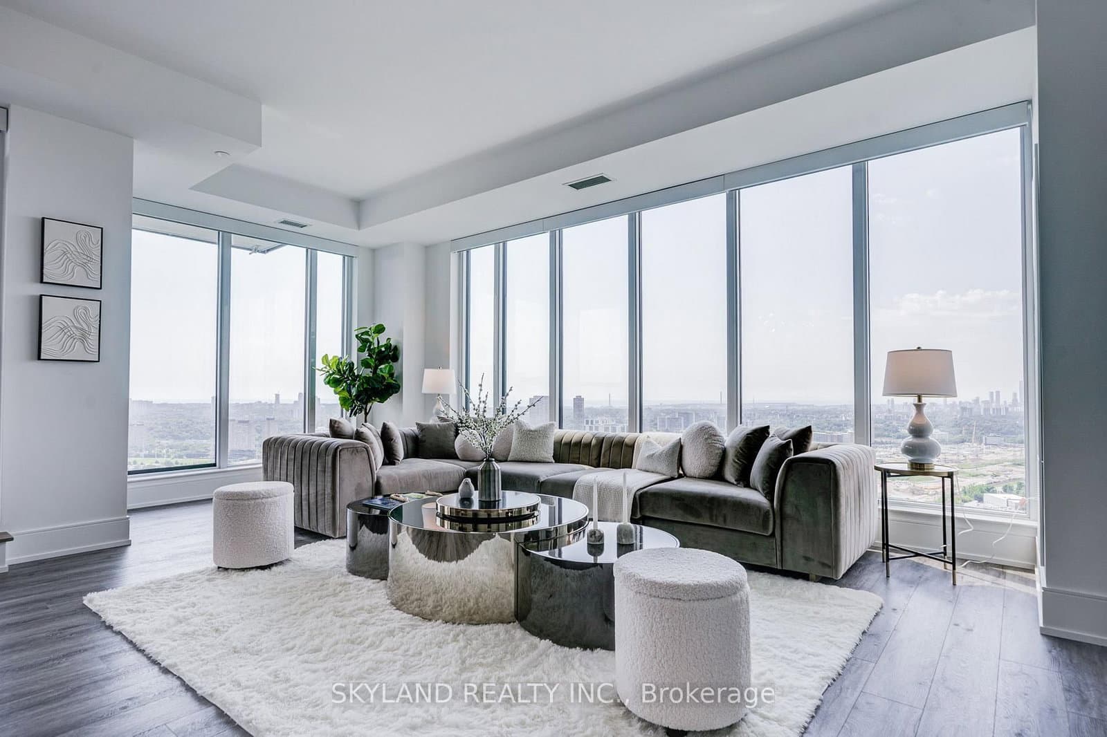 30 Inn On The Park Drive, Unit PH 09 thumbnail 17