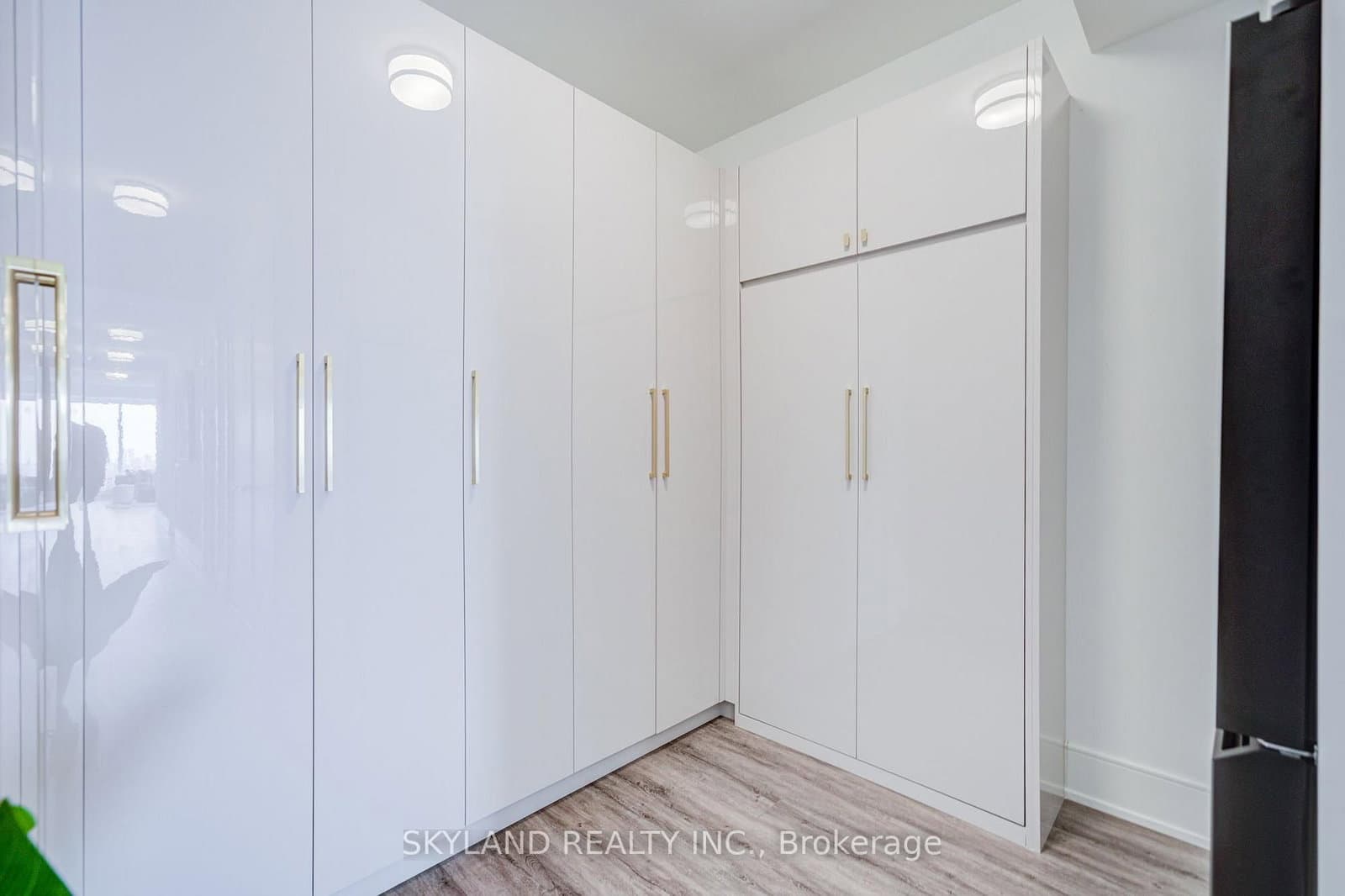 30 Inn On The Park Drive, Unit PH 09 thumbnail 27