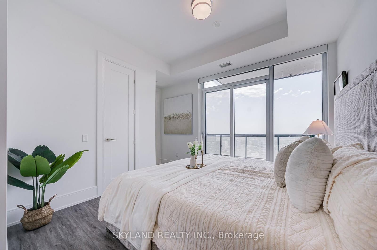 30 Inn On The Park Drive, Unit PH 09 thumbnail 29