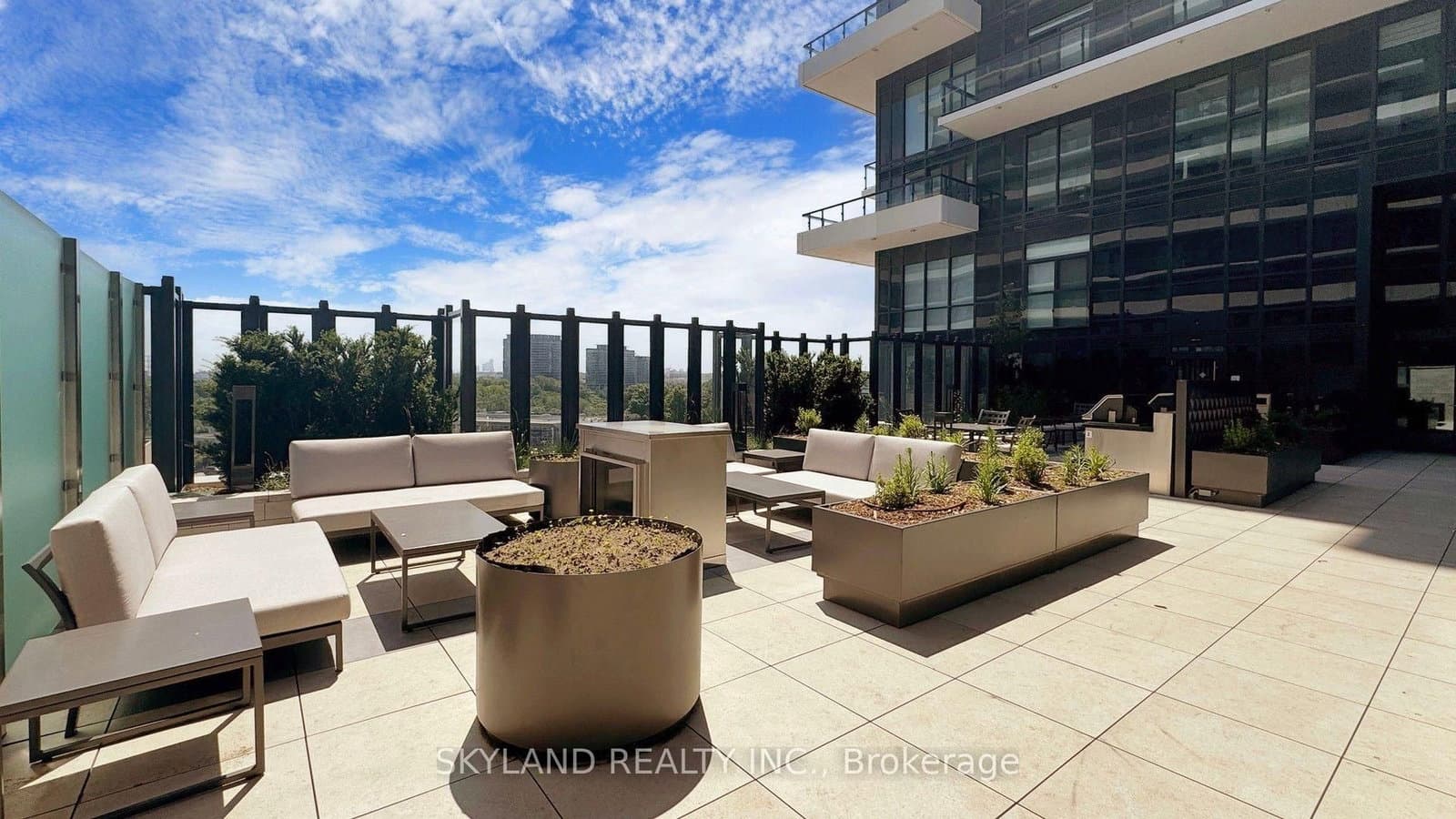 30 Inn On The Park Drive, Unit PH 09 thumbnail 37